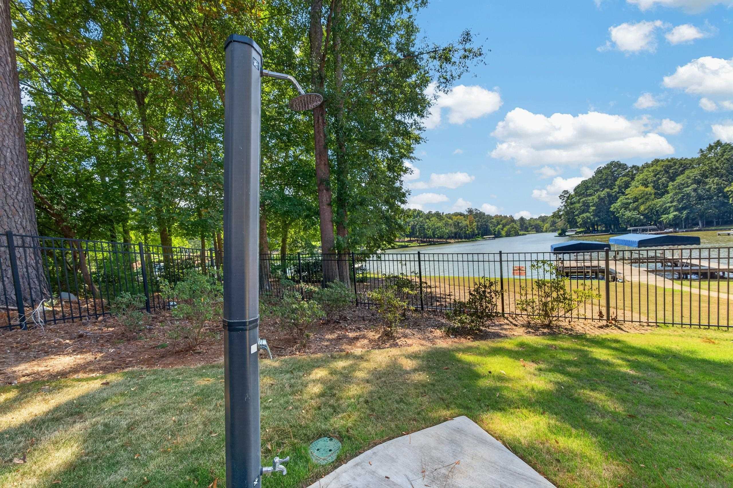 242 LOCH WAY