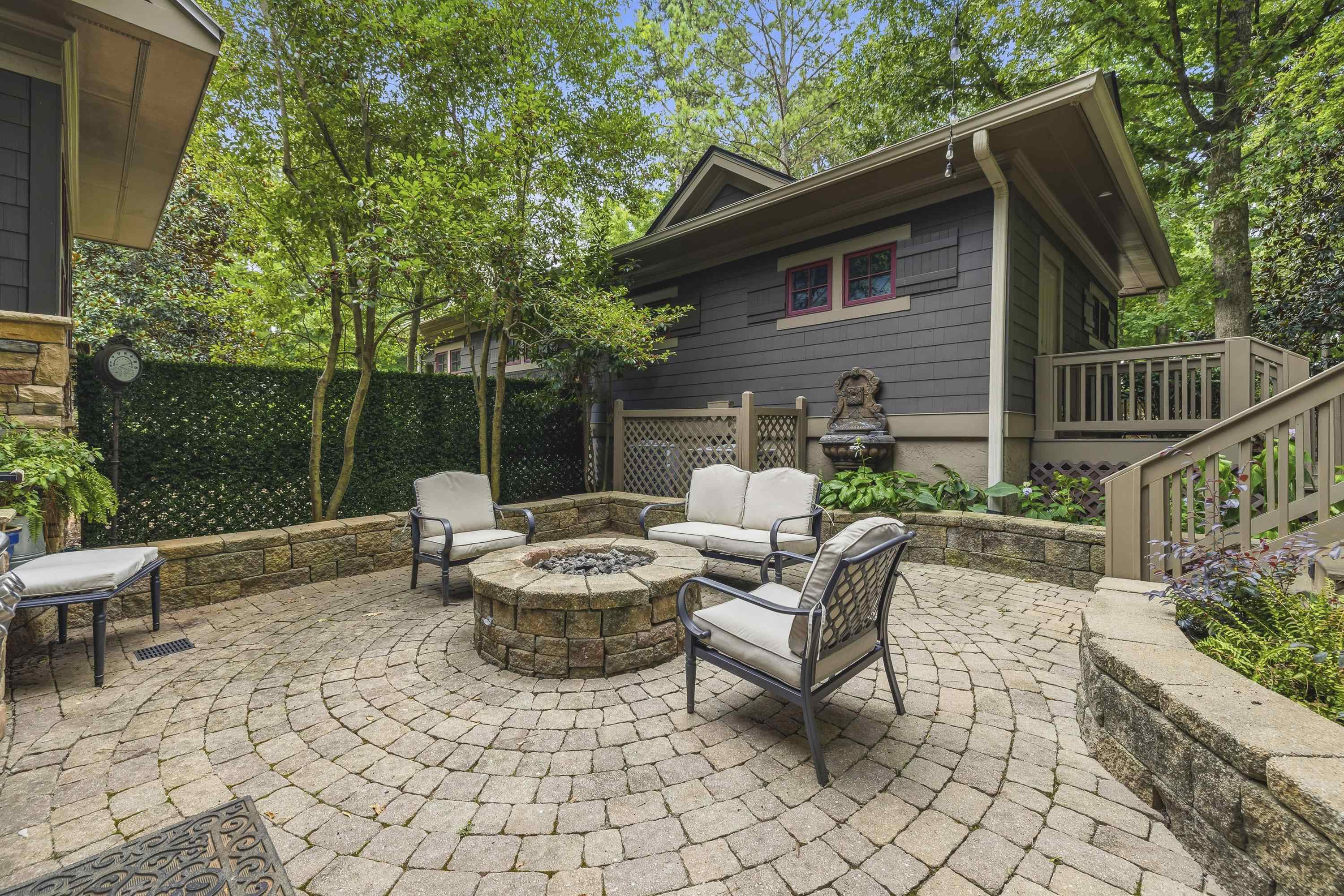 1041 LOCKETS TRAIL
