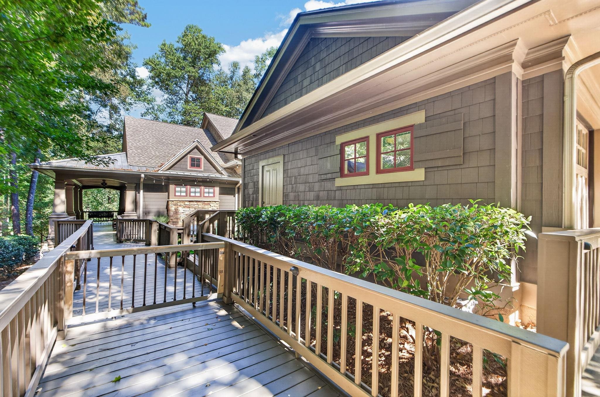 1041 LOCKETS TRAIL
