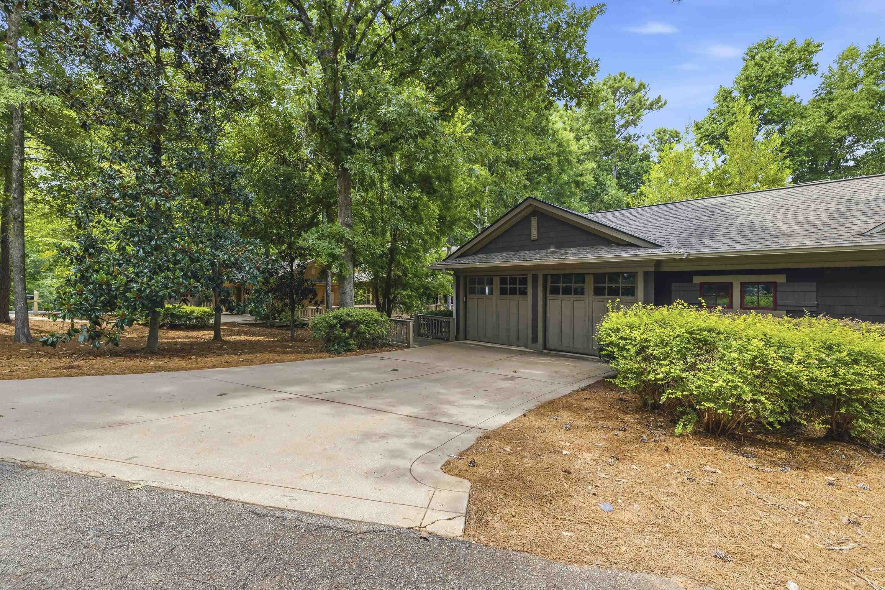 1041 LOCKETS TRAIL