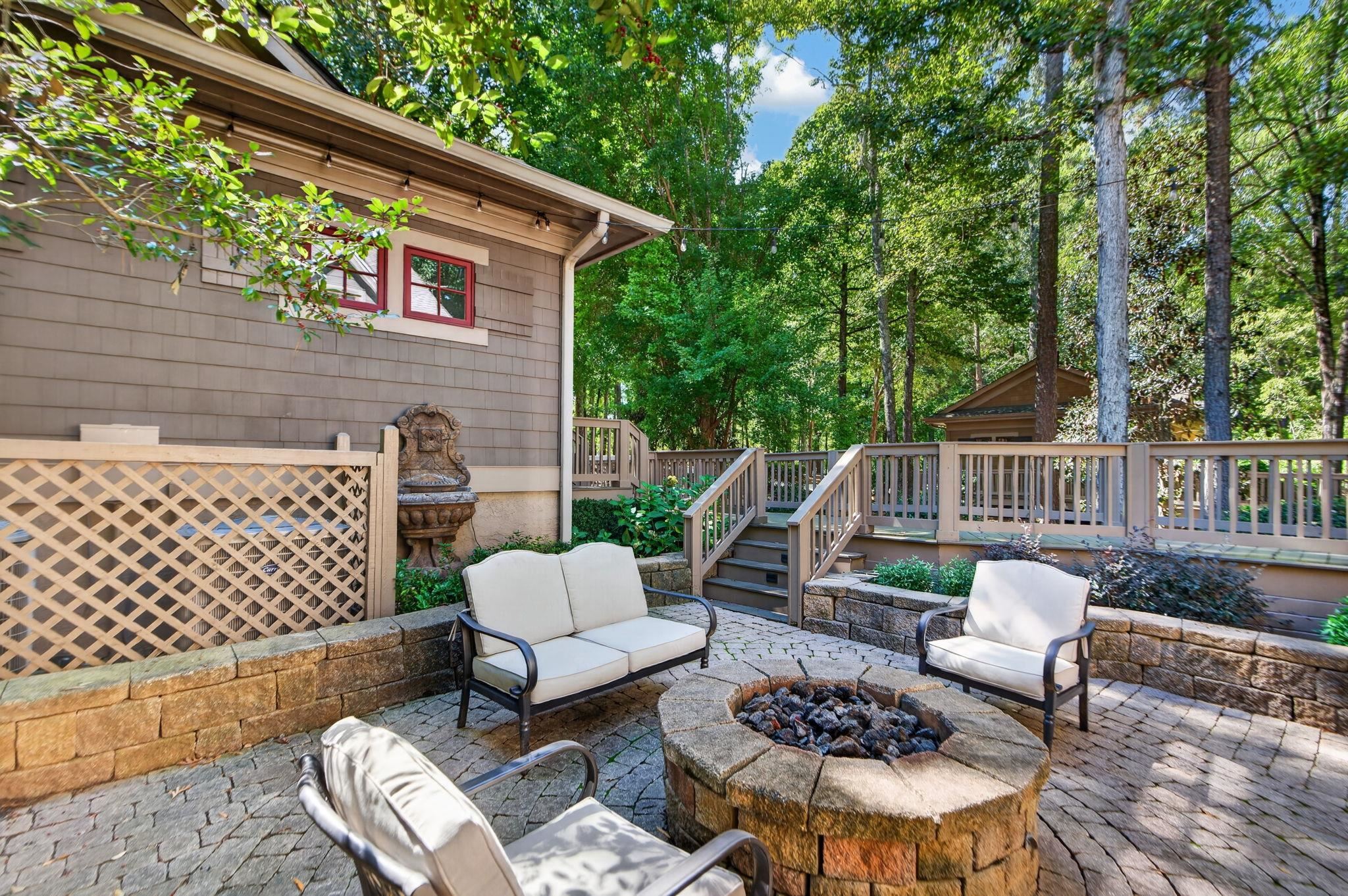 1041 LOCKETS TRAIL