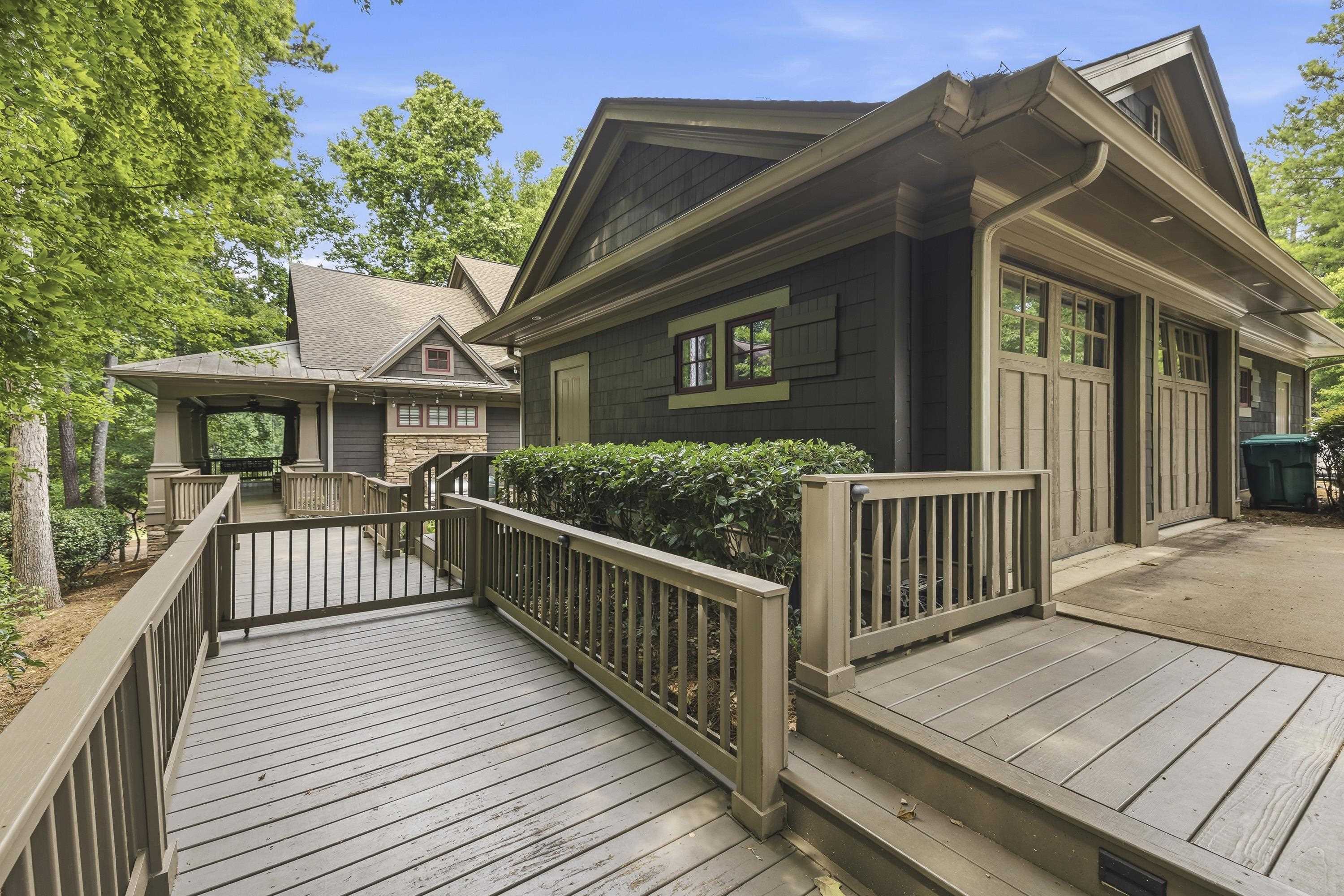 1041 LOCKETS TRAIL