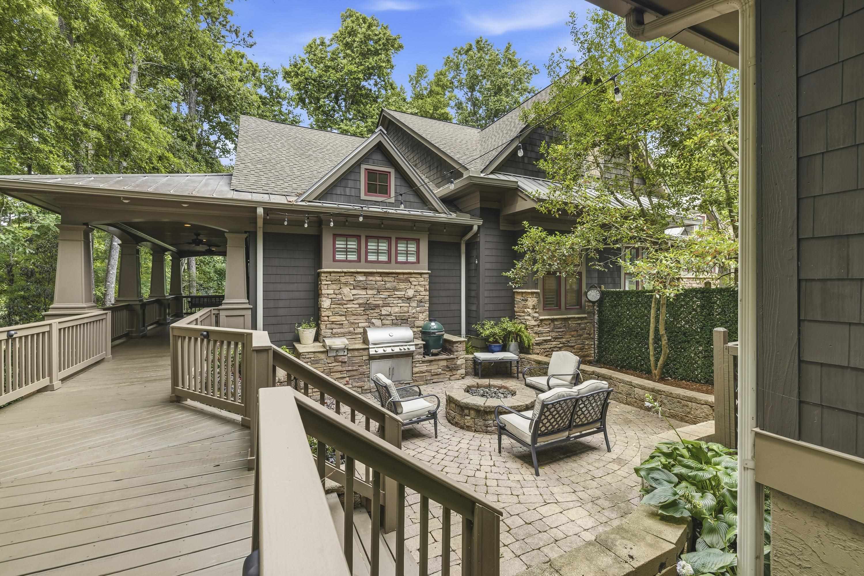 1041 LOCKETS TRAIL