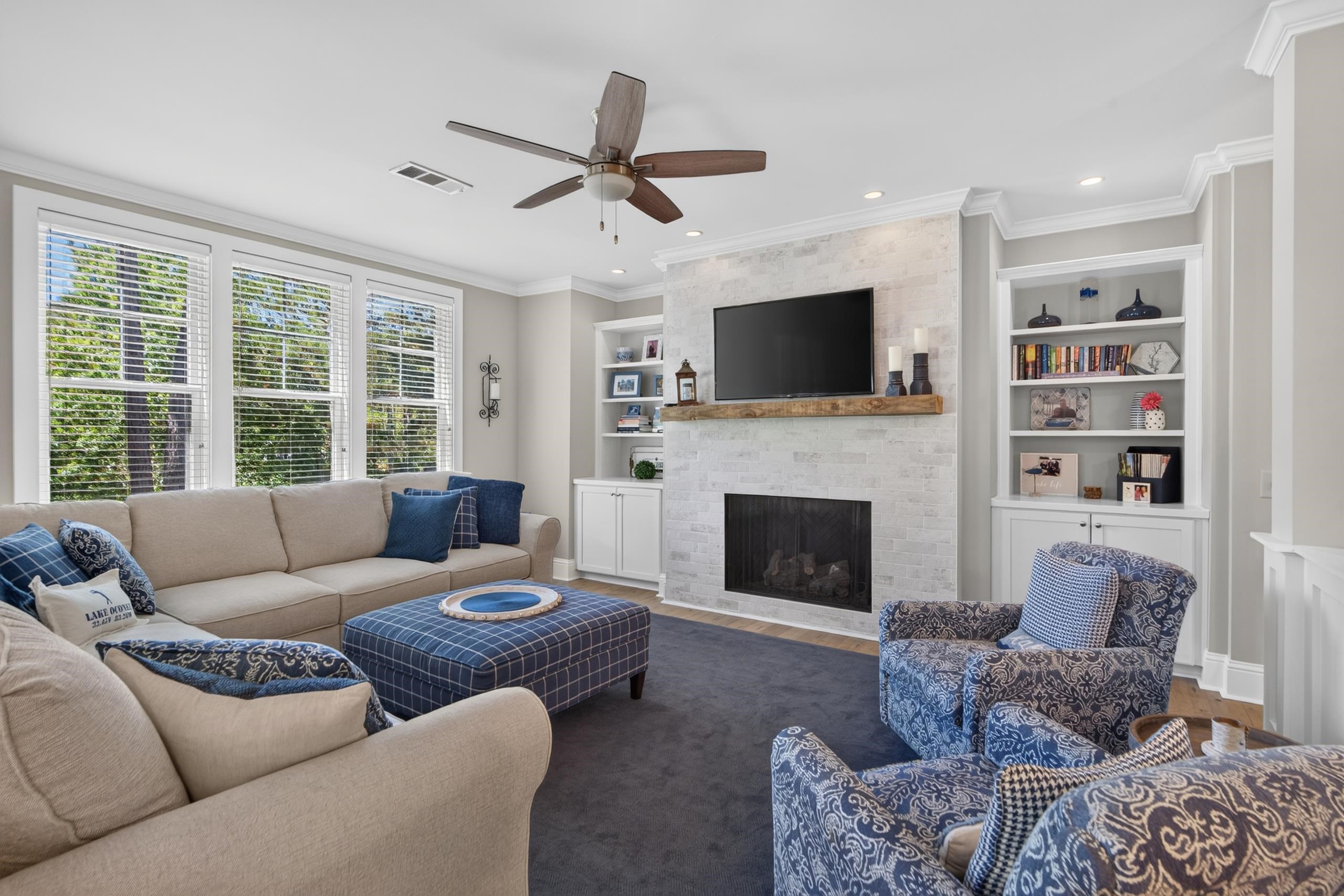 1020 C CREEKSIDE