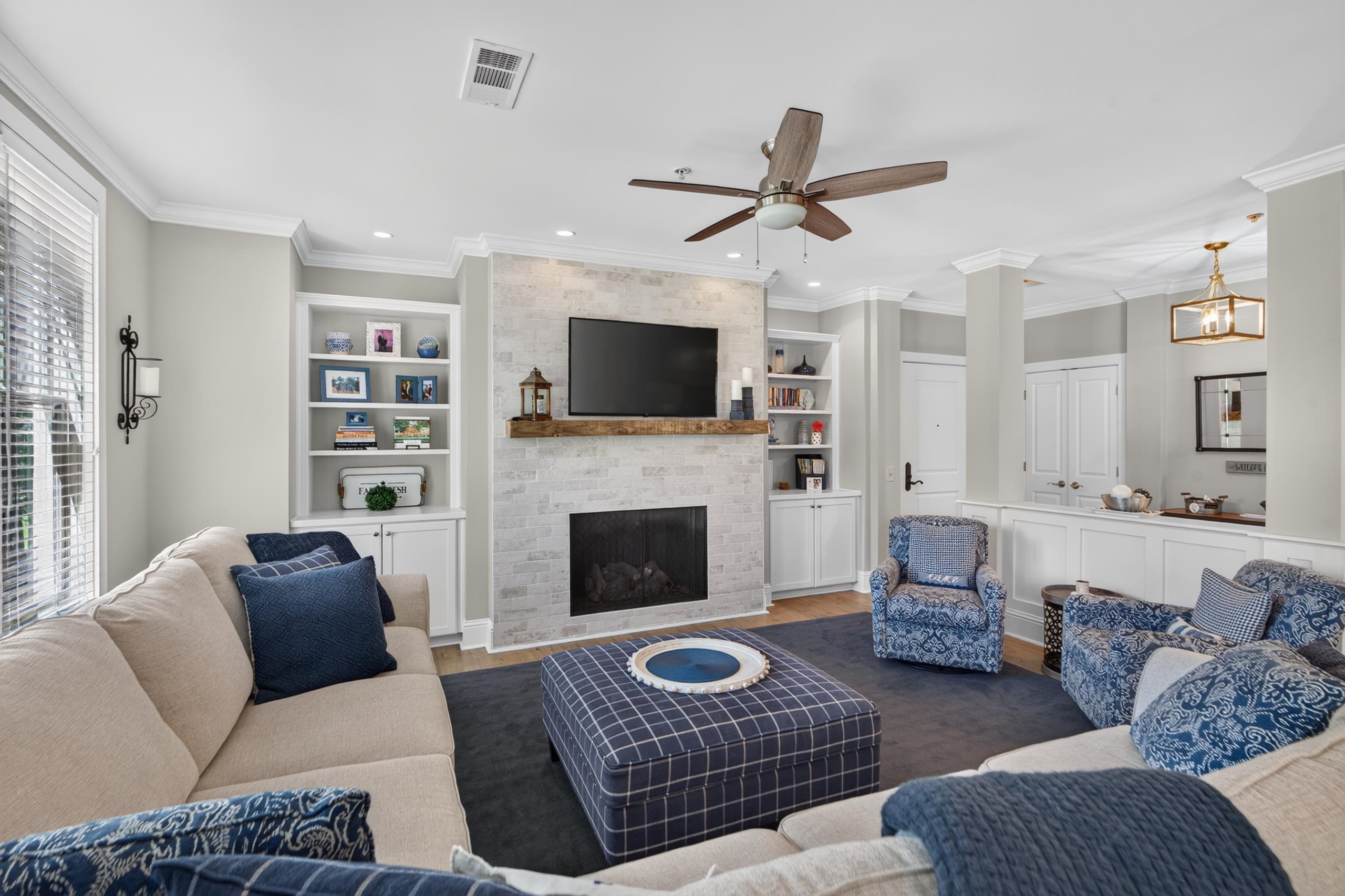 1020 C CREEKSIDE