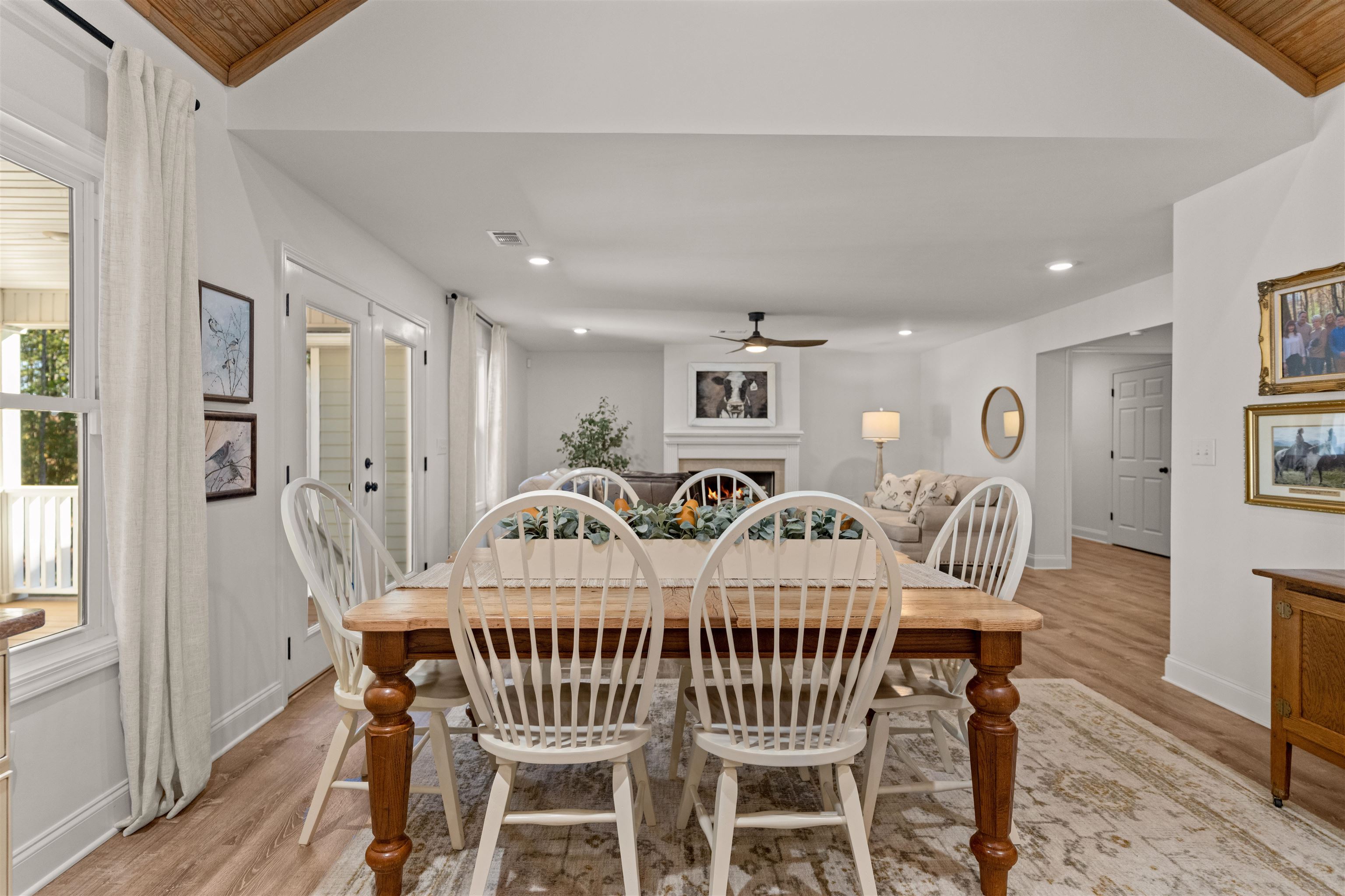 198 DEERFIELD LANE