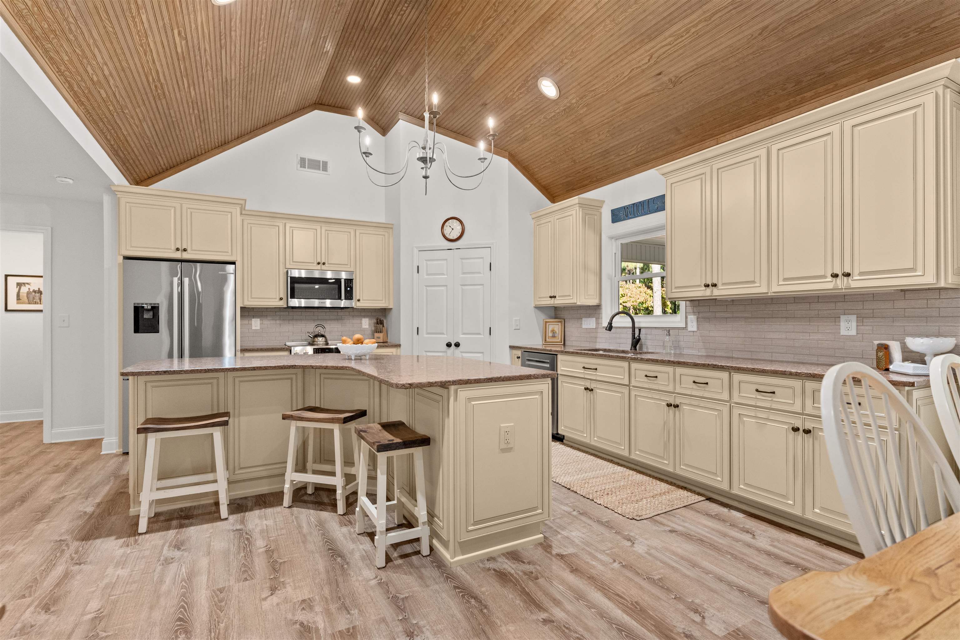 198 DEERFIELD LANE