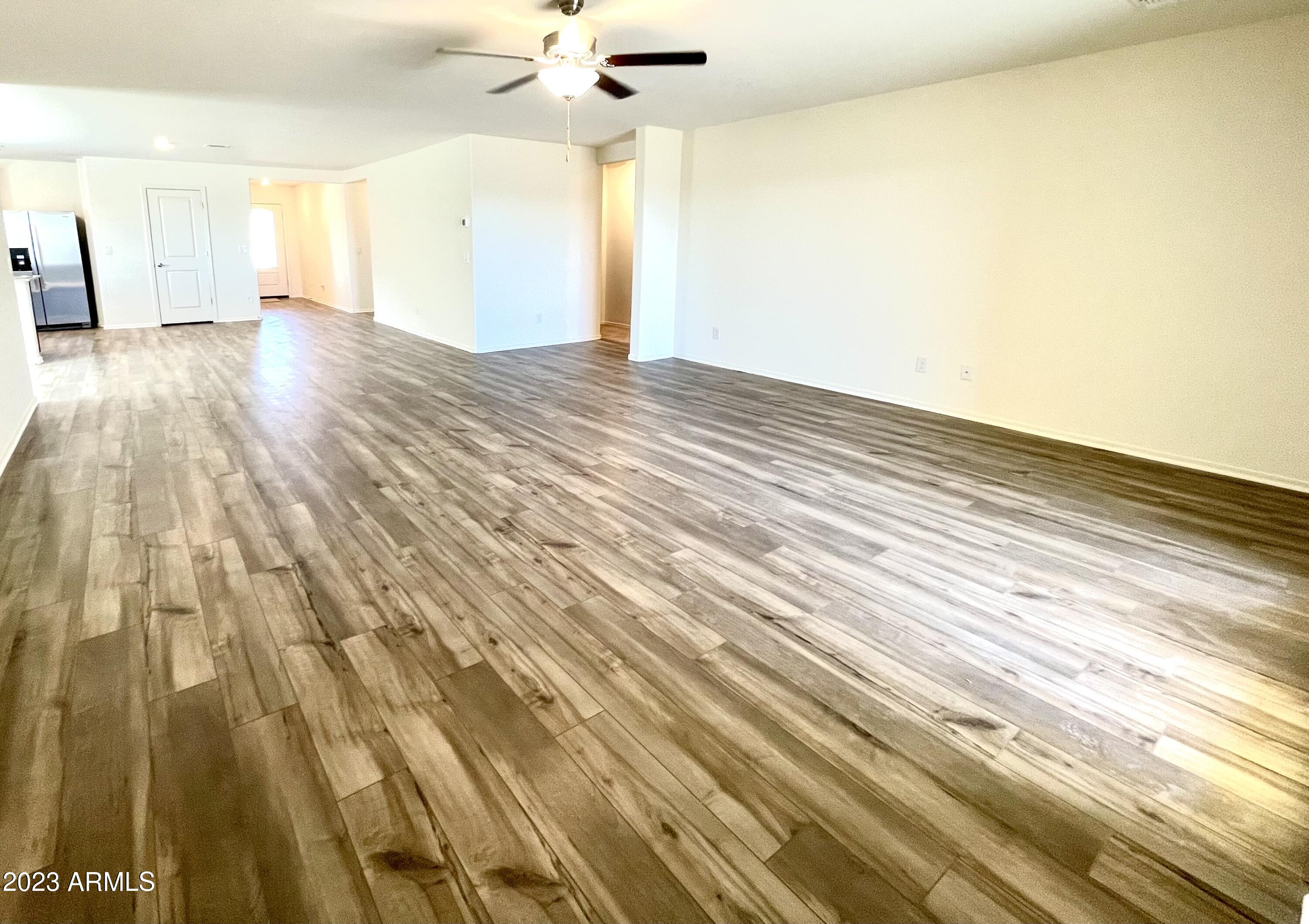 215 E RIDGEVIEW Trail