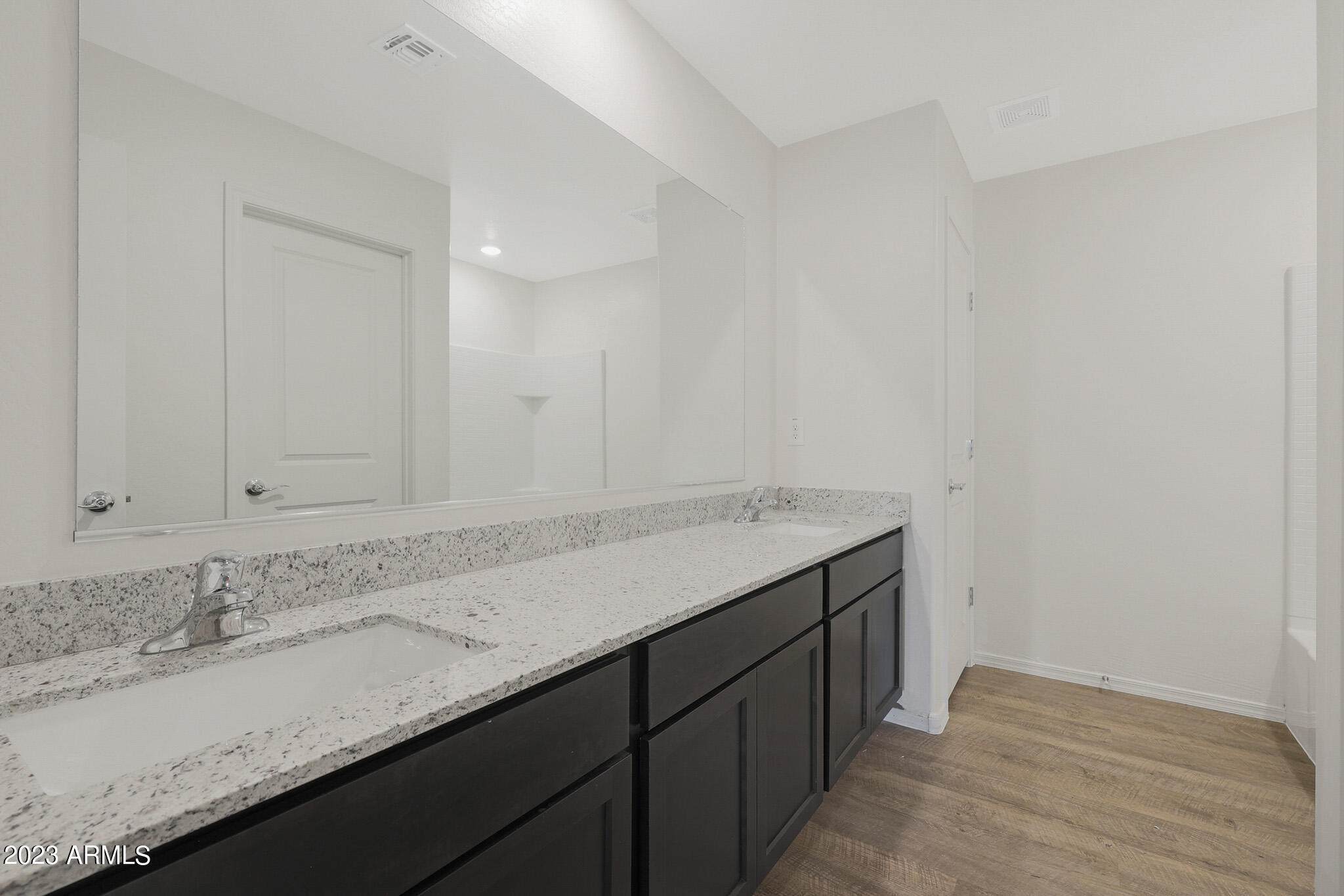 215 E RIDGEVIEW Trail