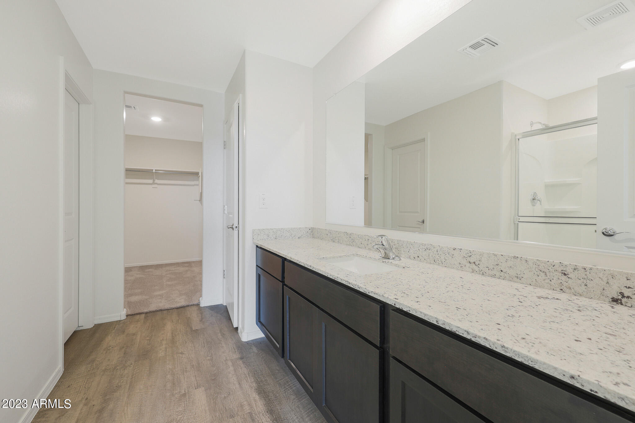 215 E RIDGEVIEW Trail