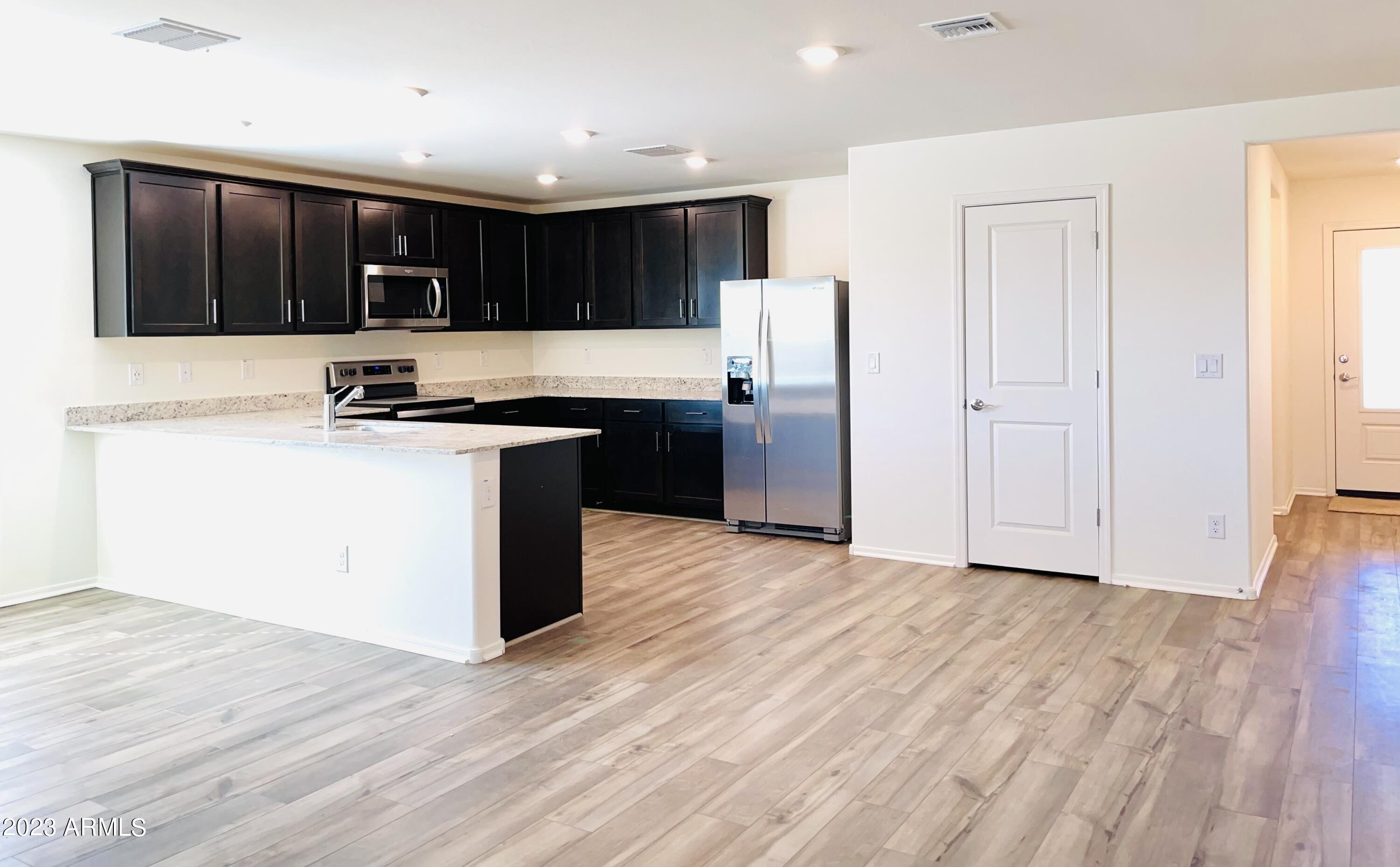 215 E RIDGEVIEW Trail