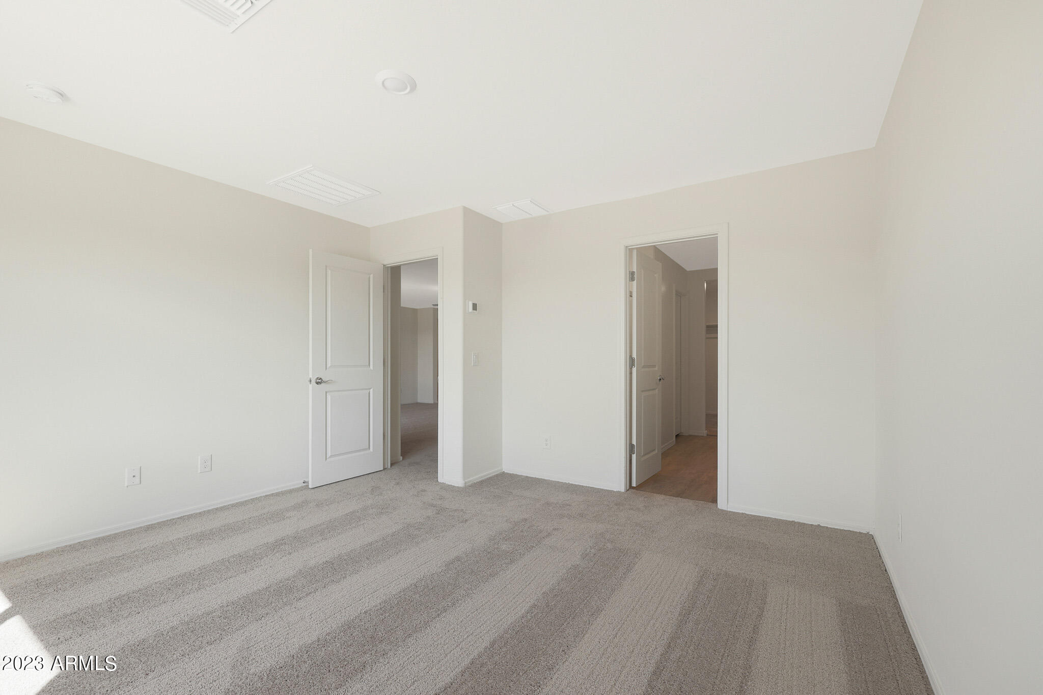 215 E RIDGEVIEW Trail