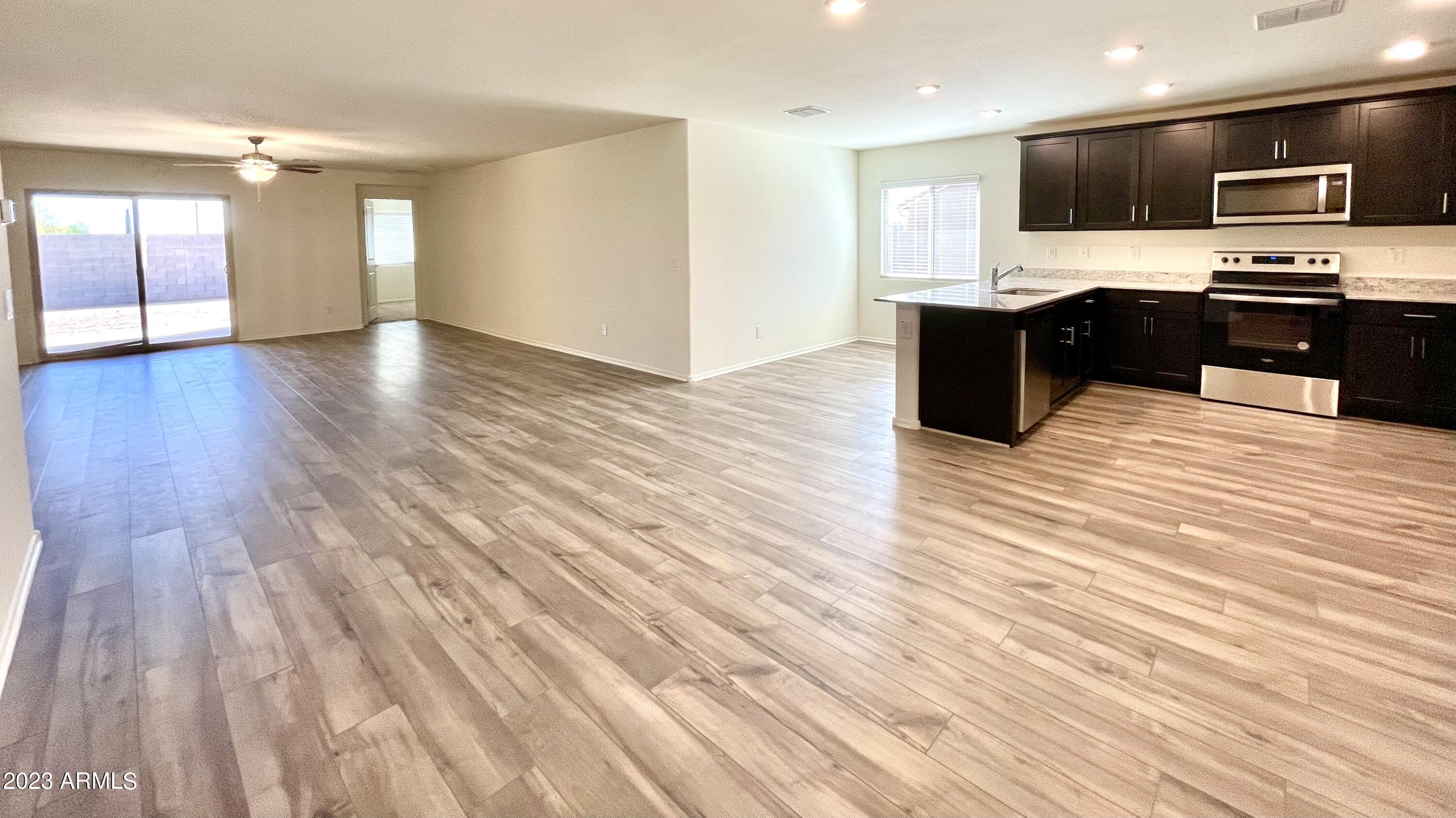 215 E RIDGEVIEW Trail