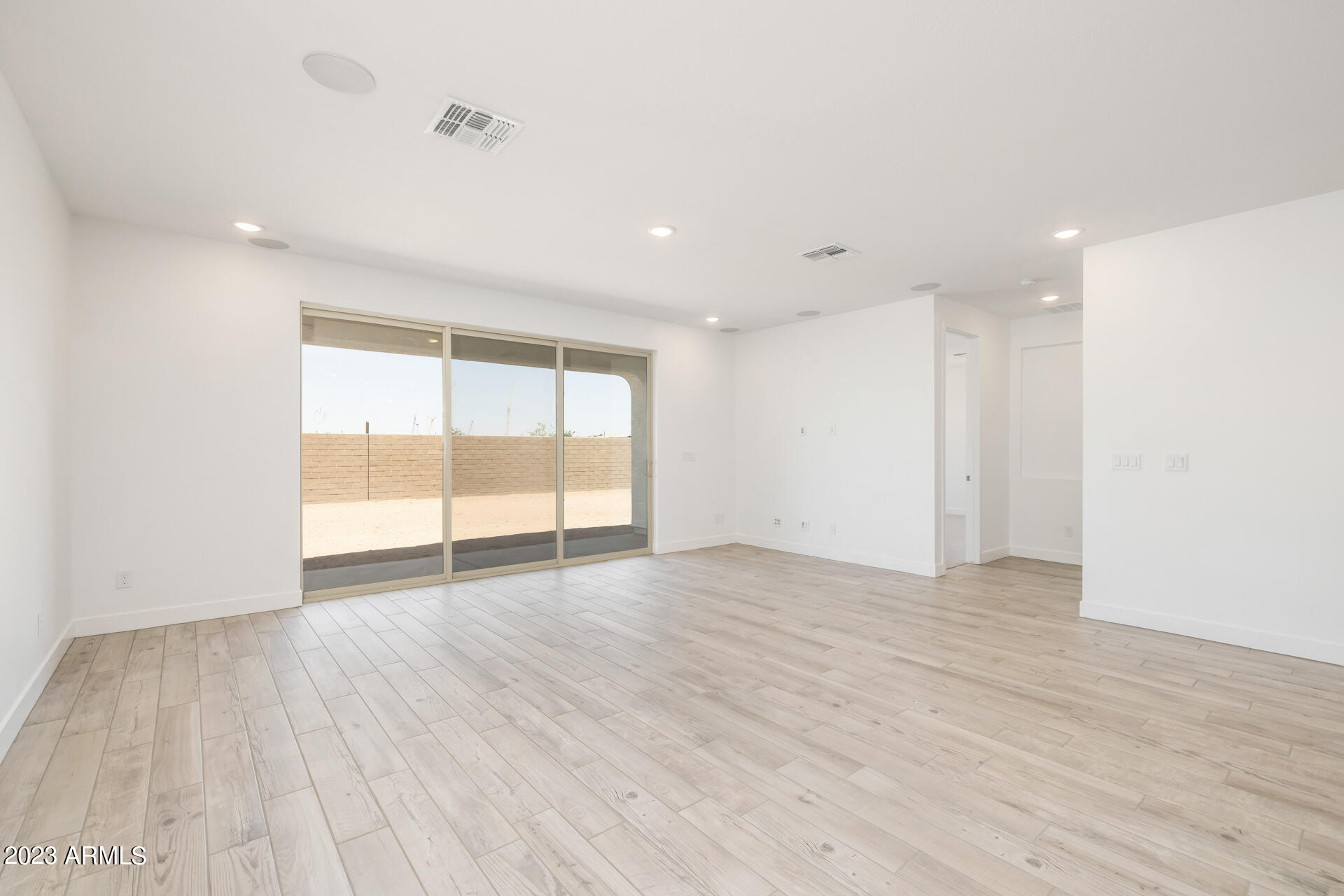 9712 E RAINBOW Avenue