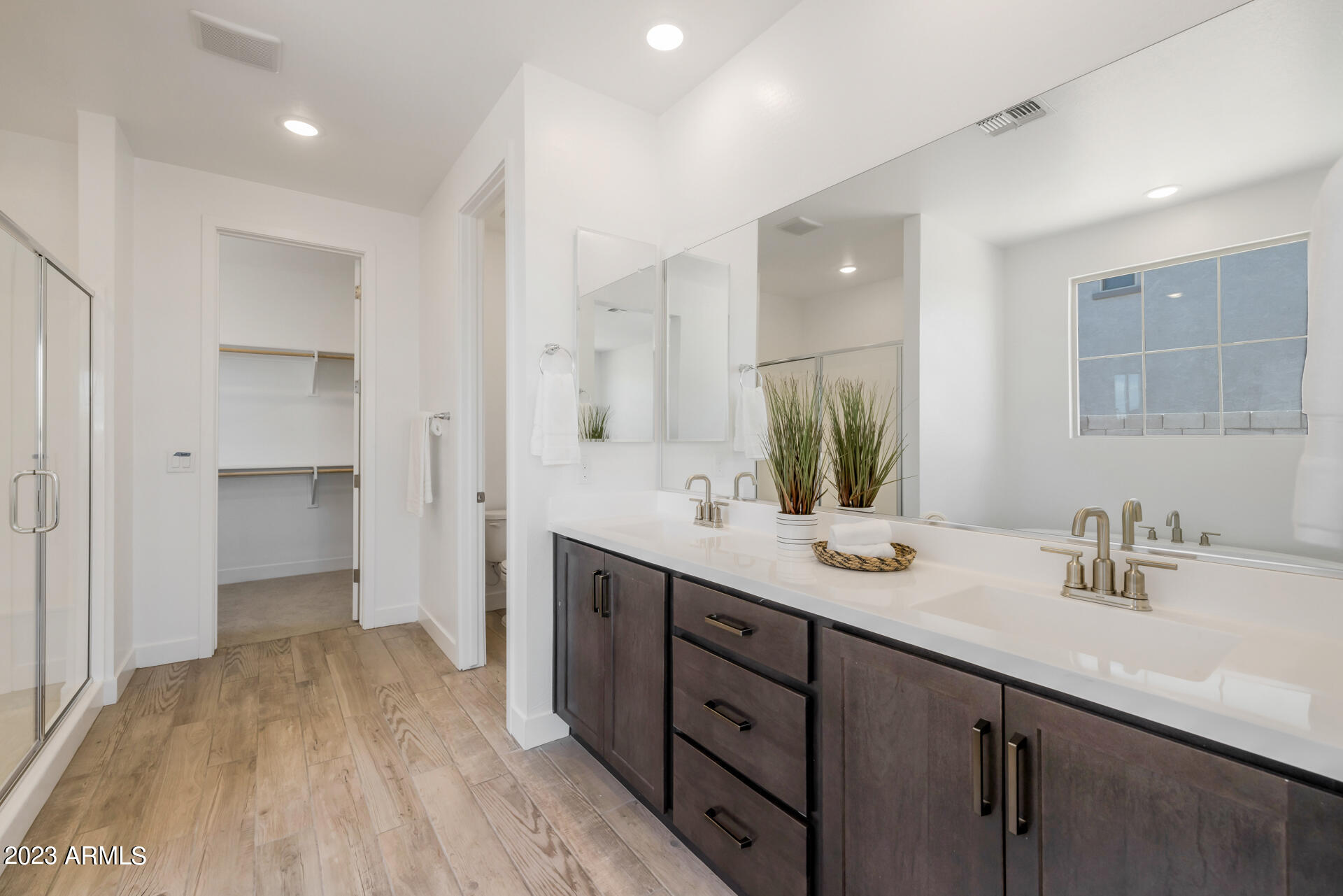 9712 E RAINBOW Avenue