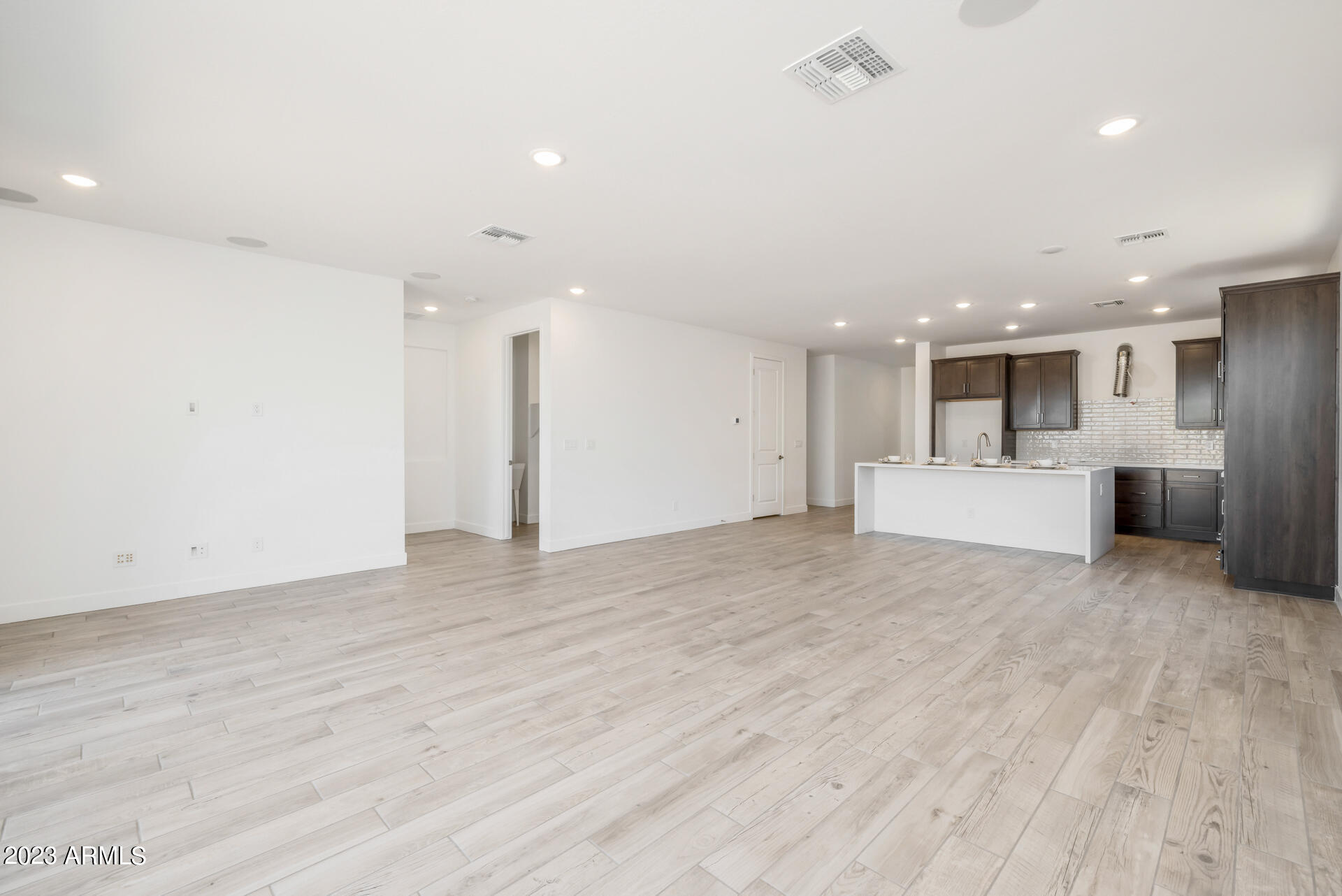 9712 E RAINBOW Avenue