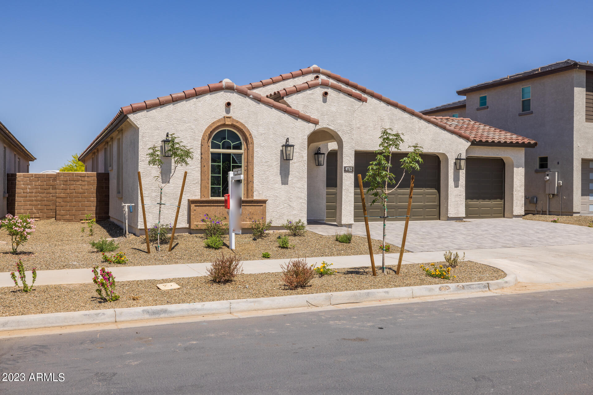 9712 E RAINBOW Avenue