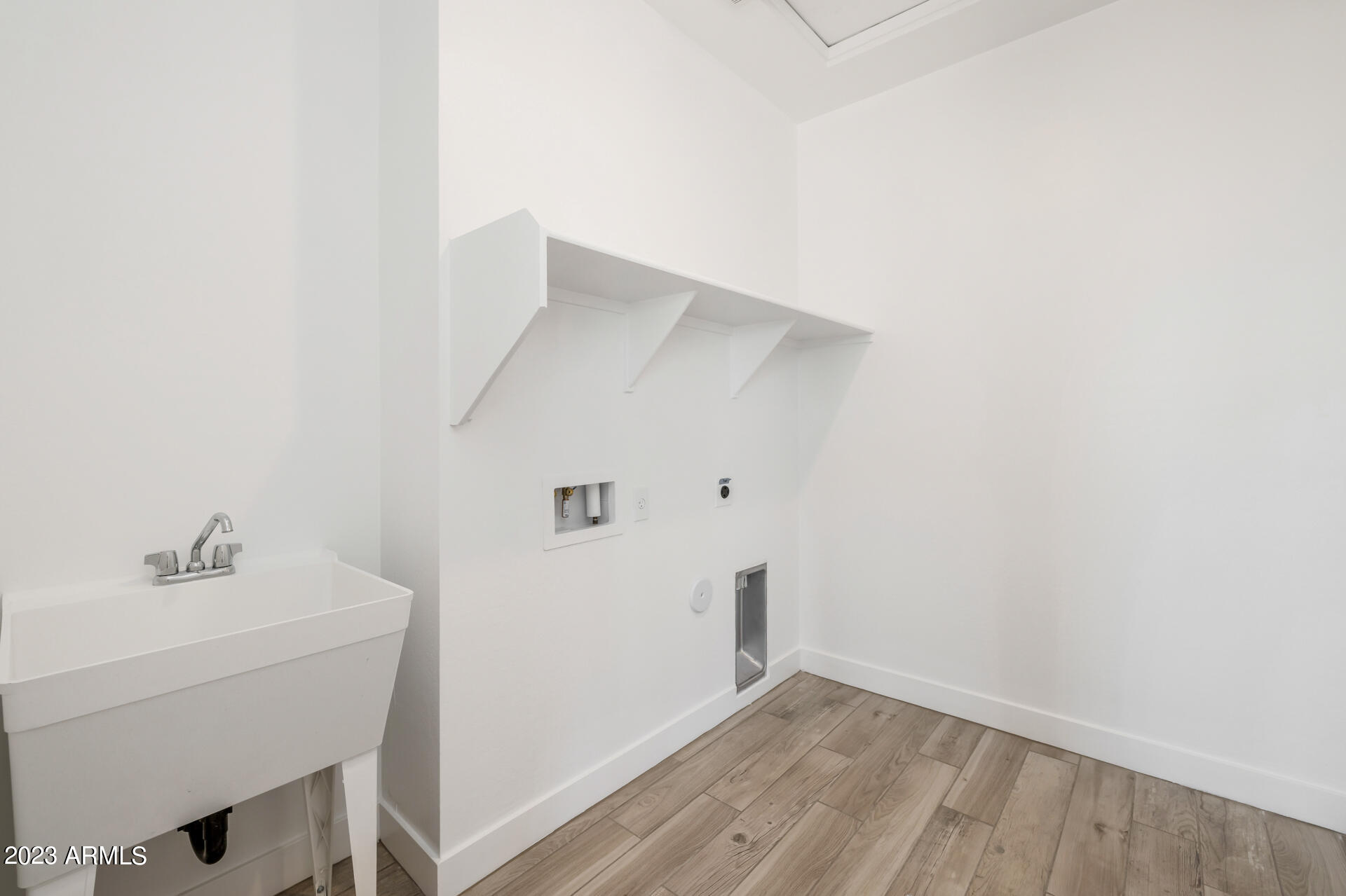 9712 E RAINBOW Avenue