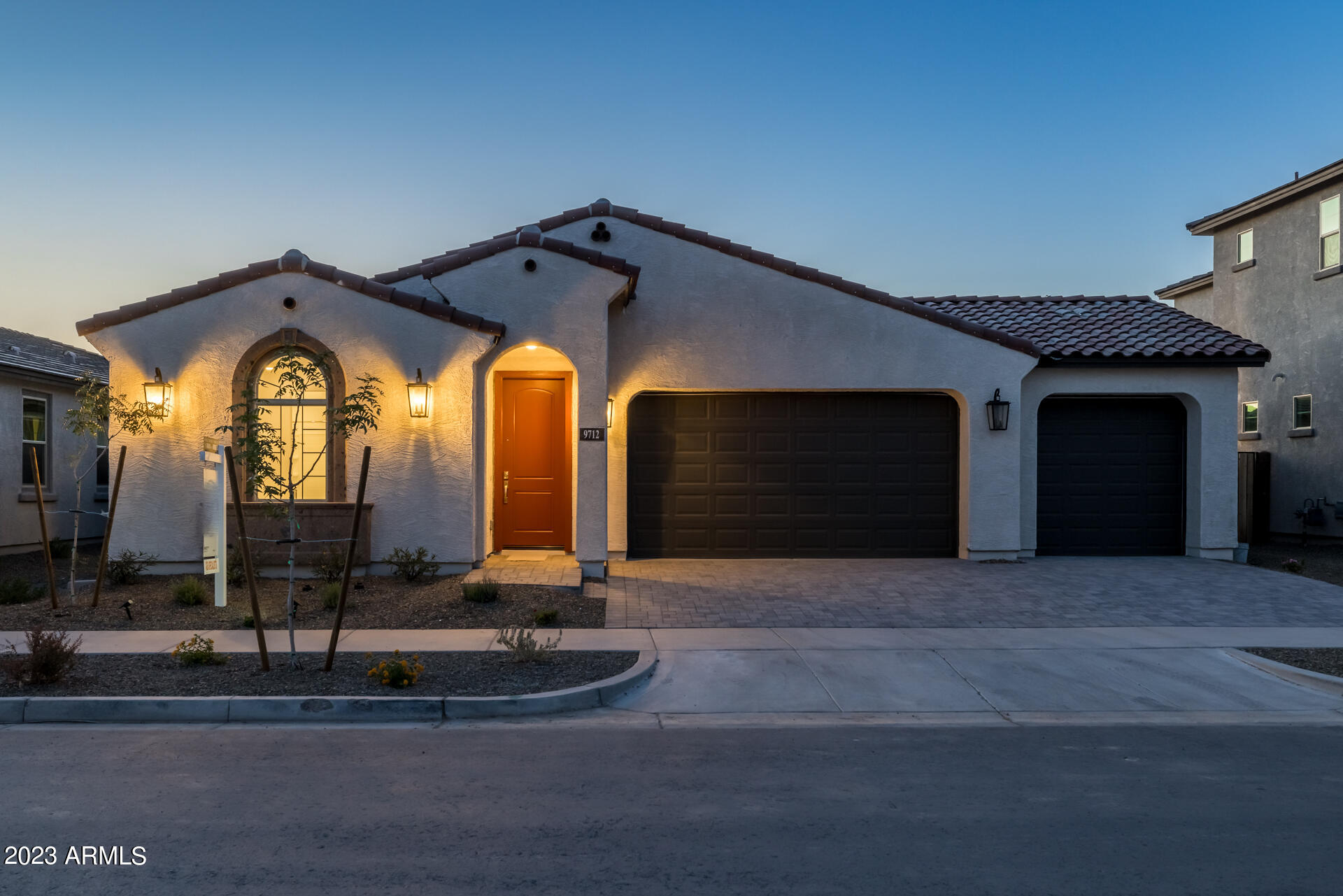 9712 E RAINBOW Avenue