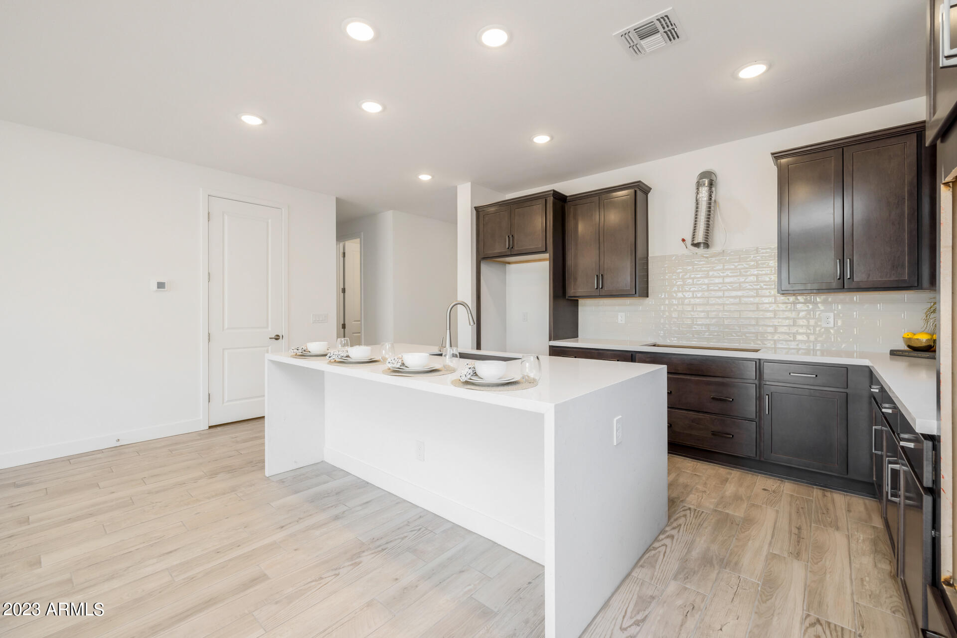 9712 E RAINBOW Avenue