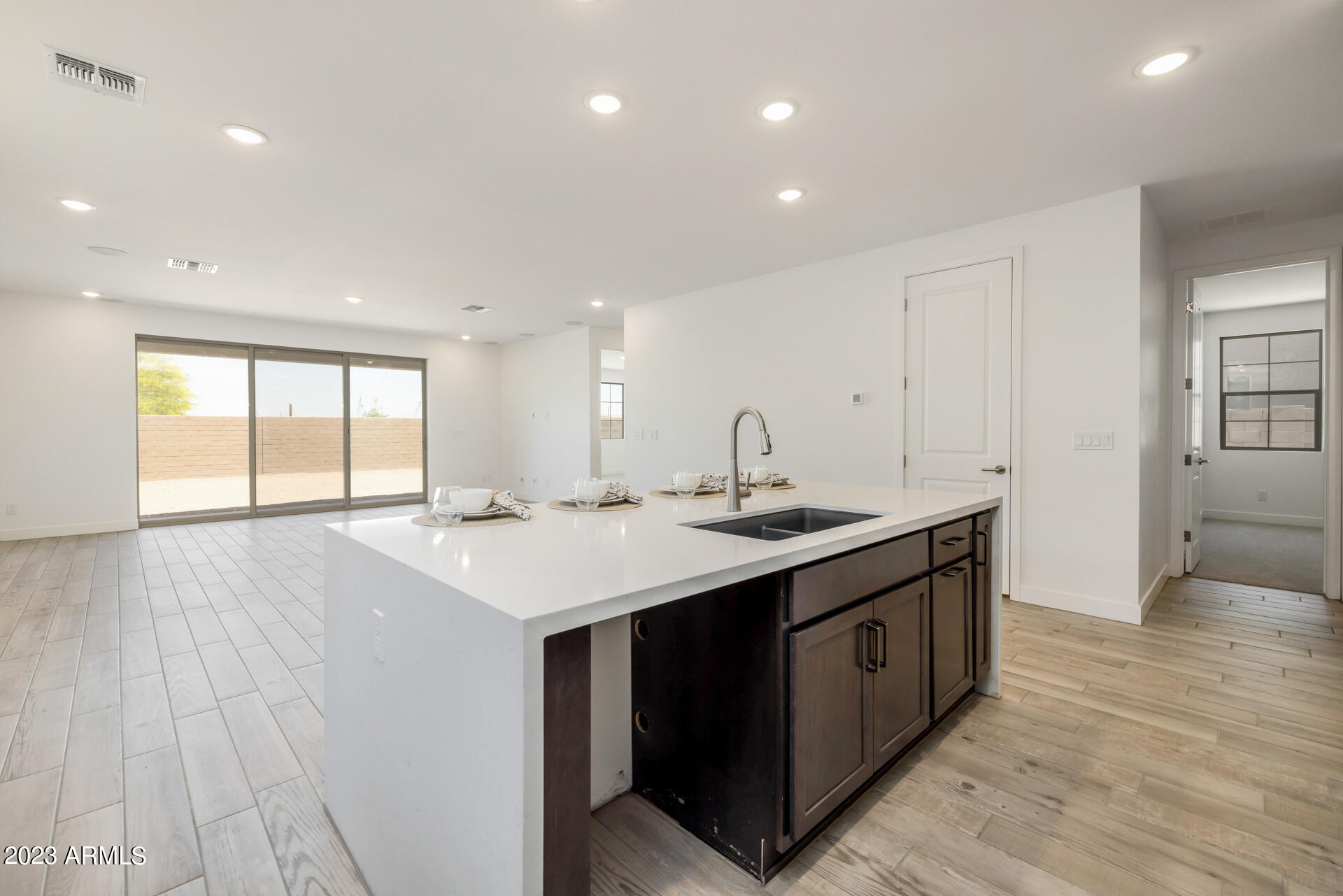 9712 E RAINBOW Avenue