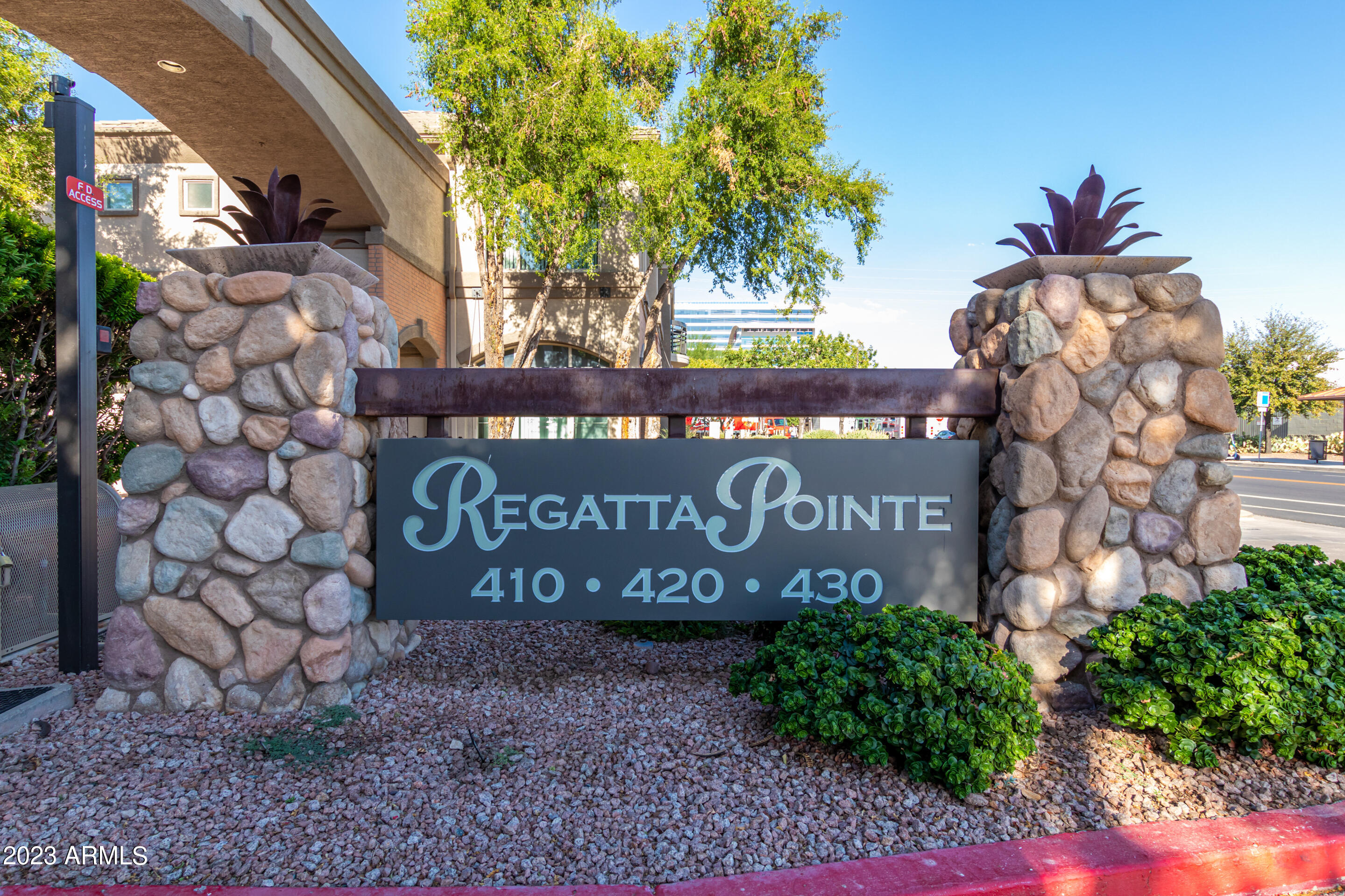 420 W 1ST Street, 328