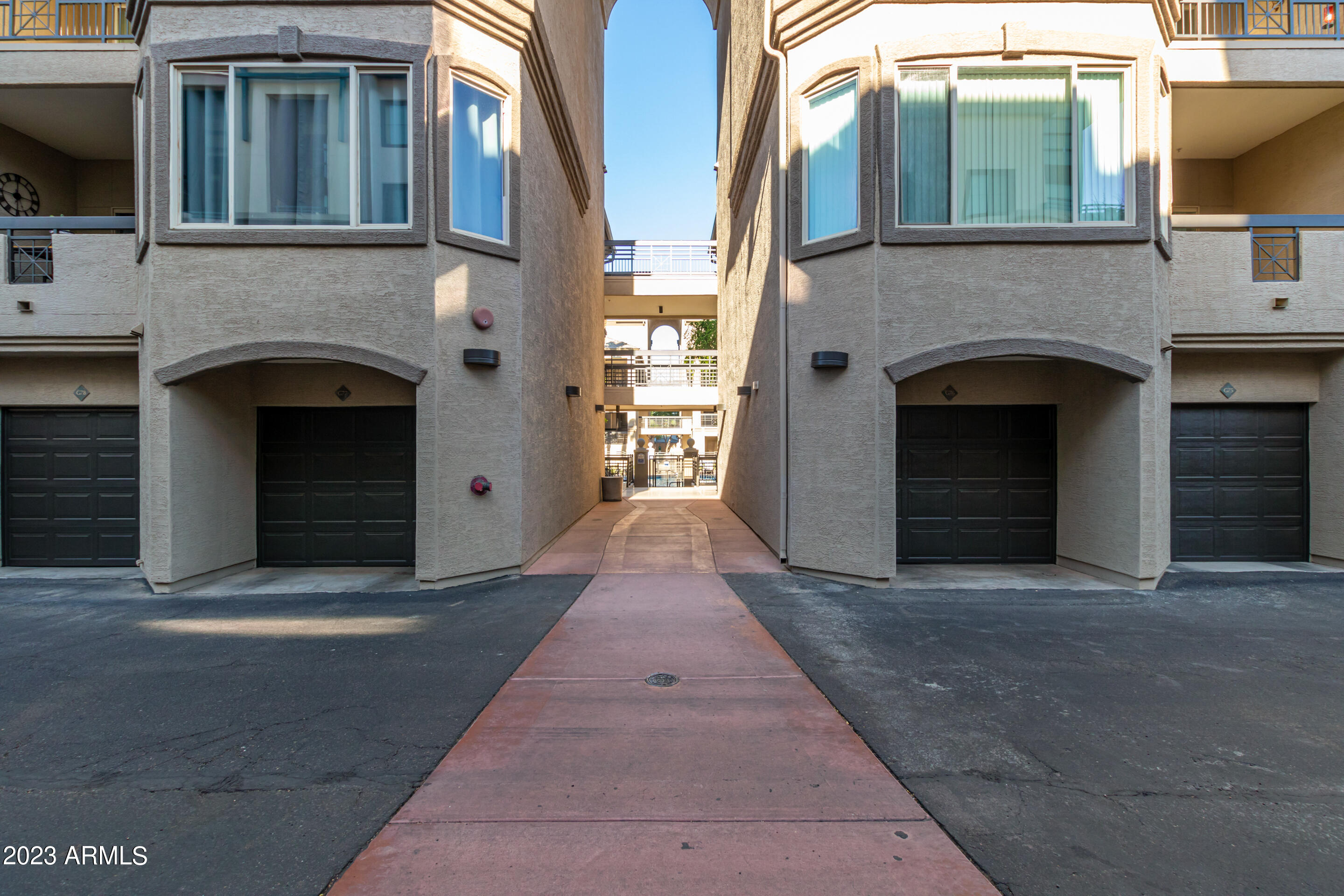 420 W 1ST Street, 328