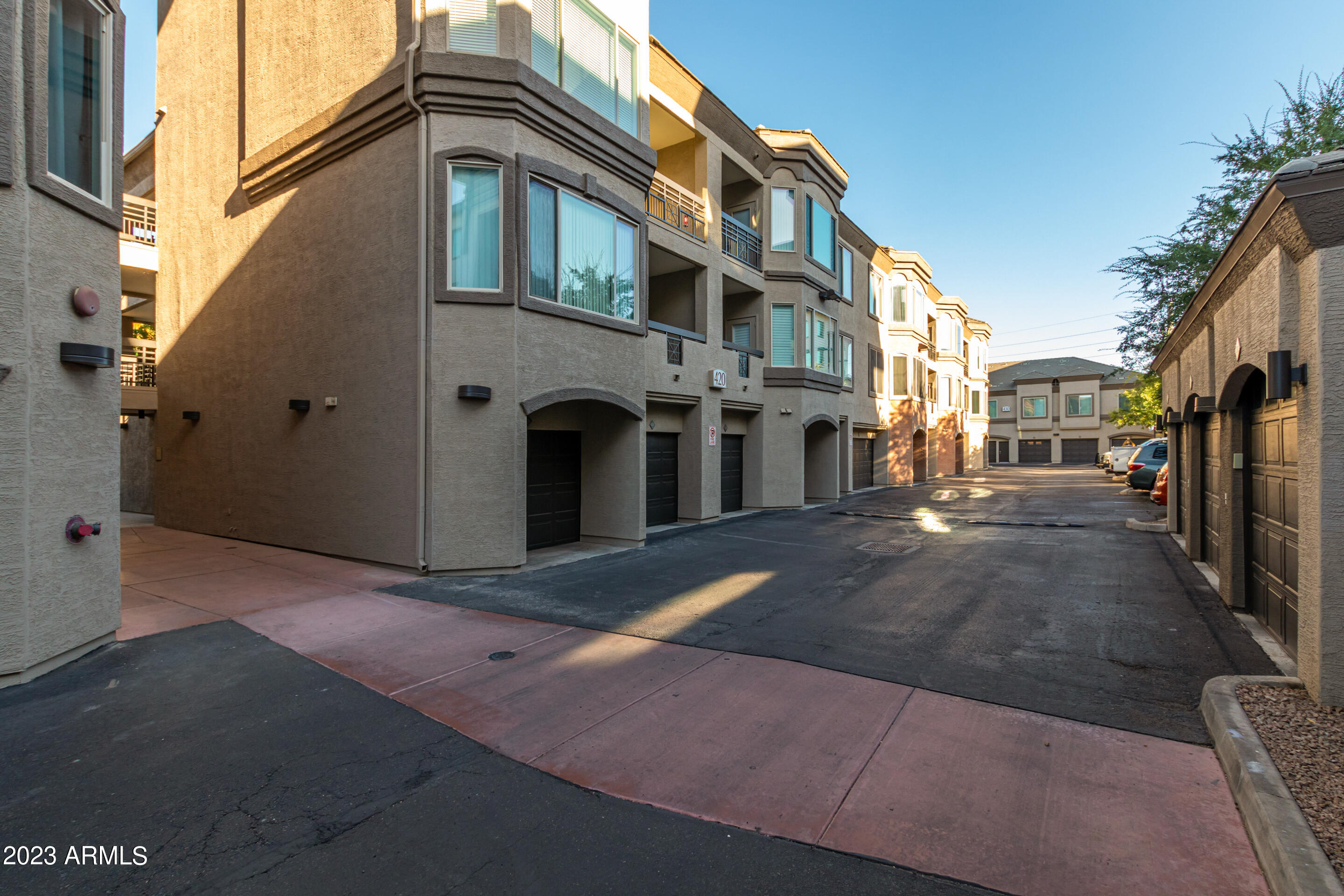 420 W 1ST Street, 328