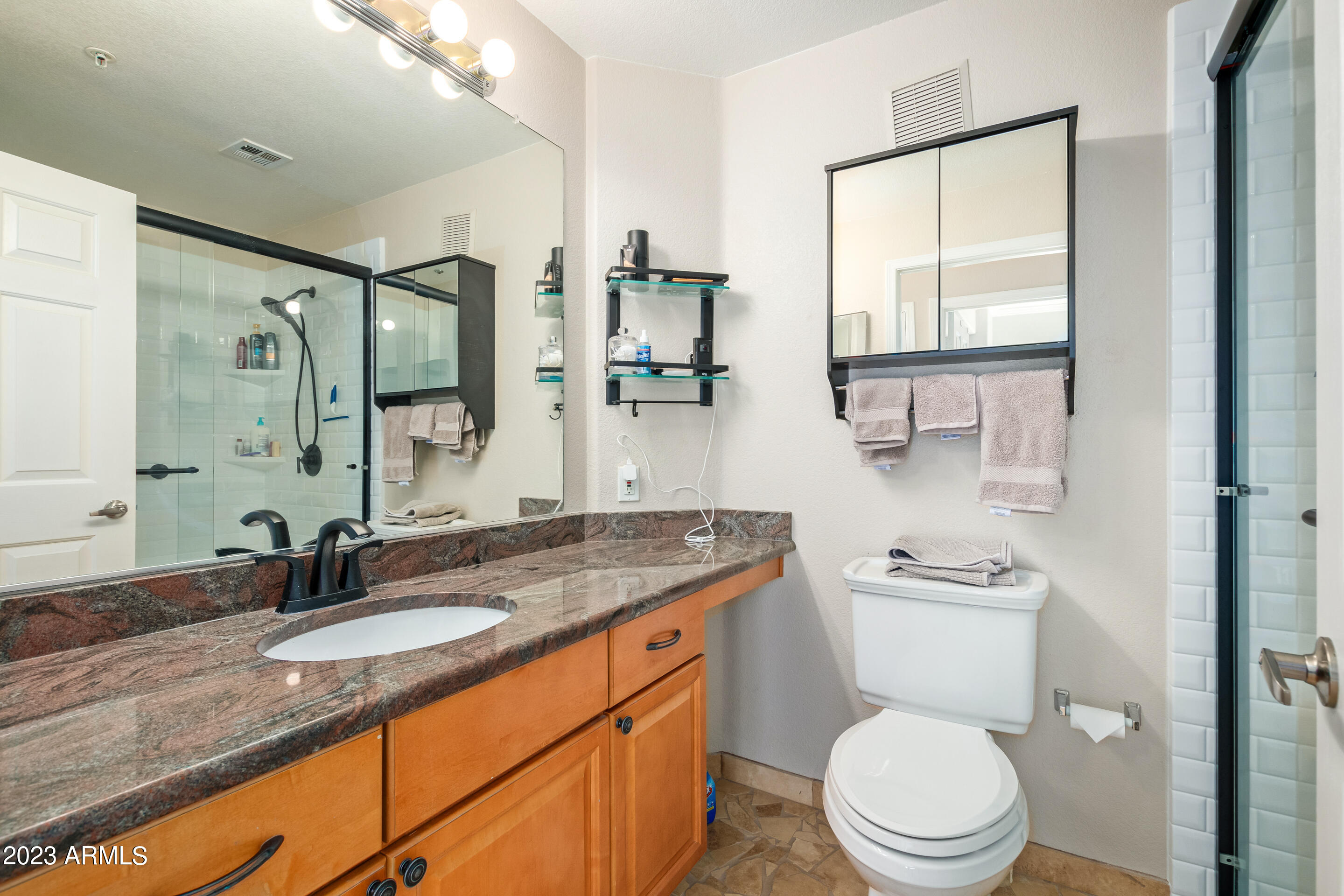 420 W 1ST Street, 328