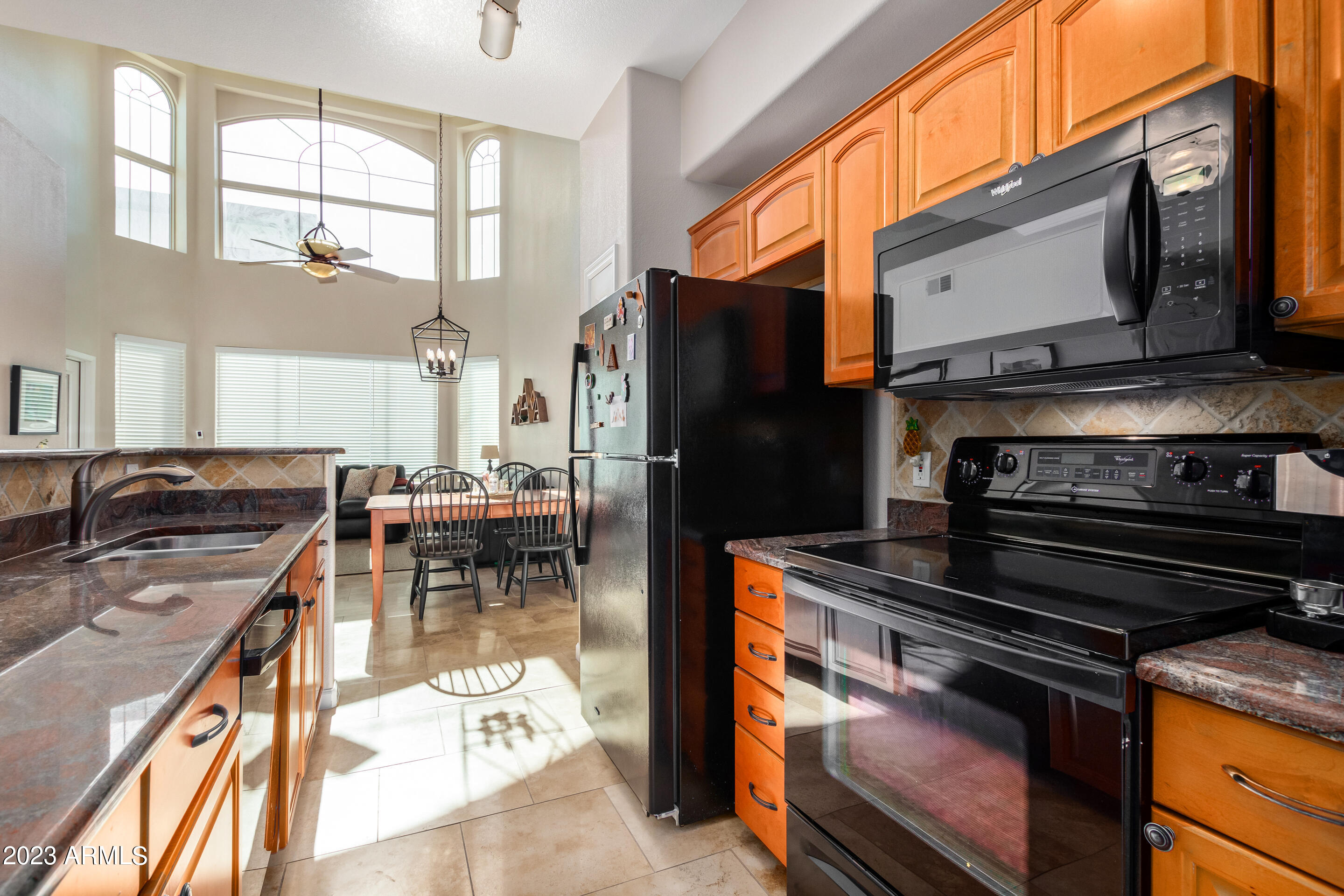 420 W 1ST Street, 328