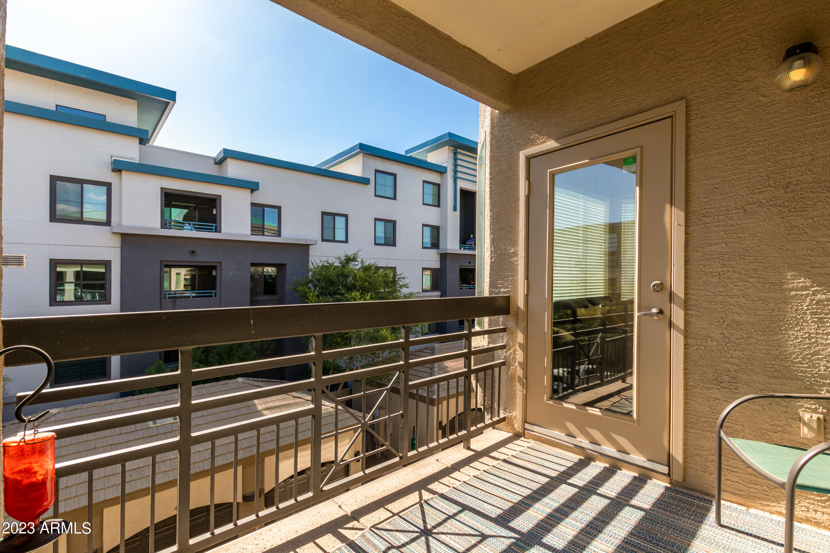 420 W 1ST Street, 328