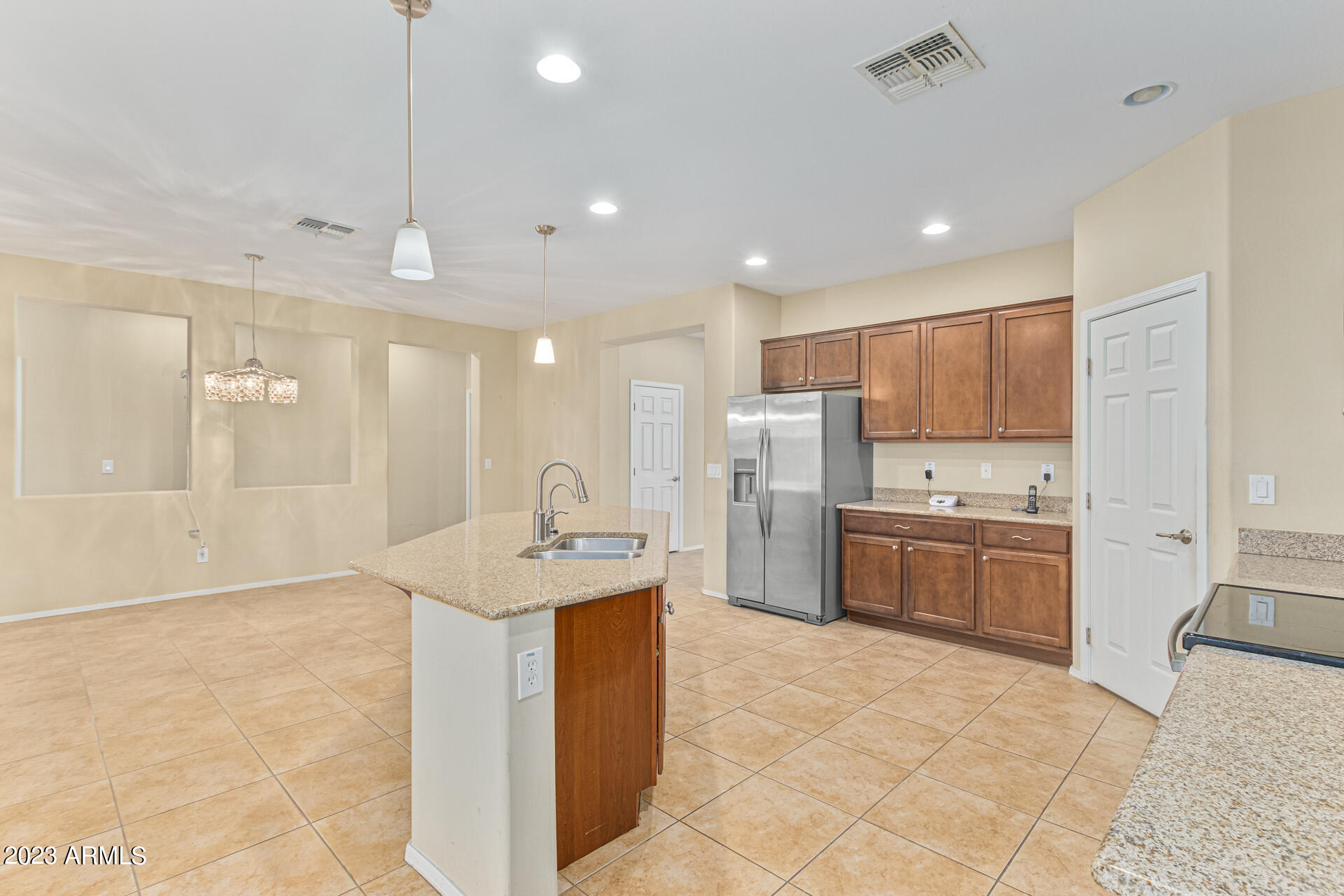 5638 W PEDRO Lane