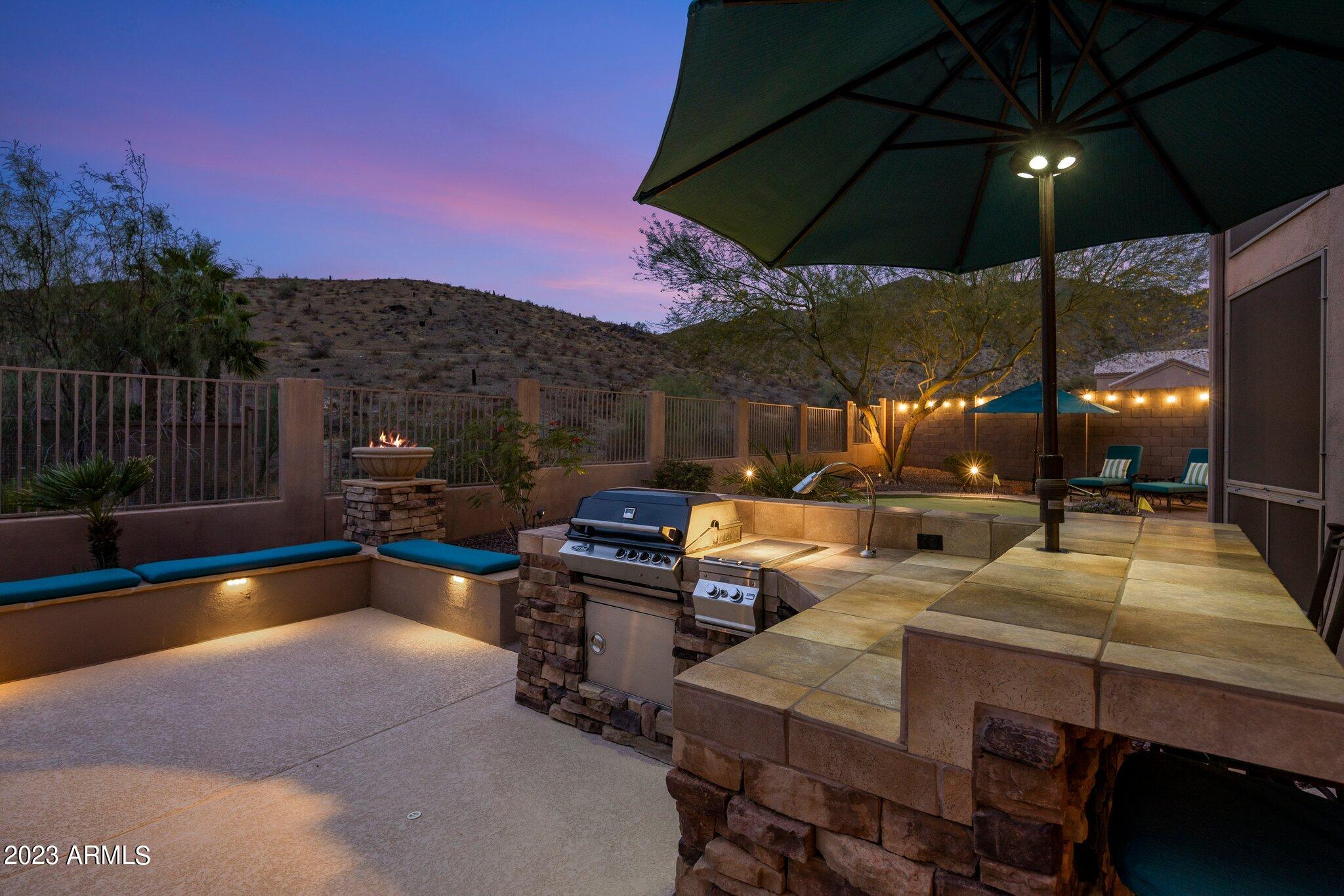 753 E DESERT FLOWER Lane