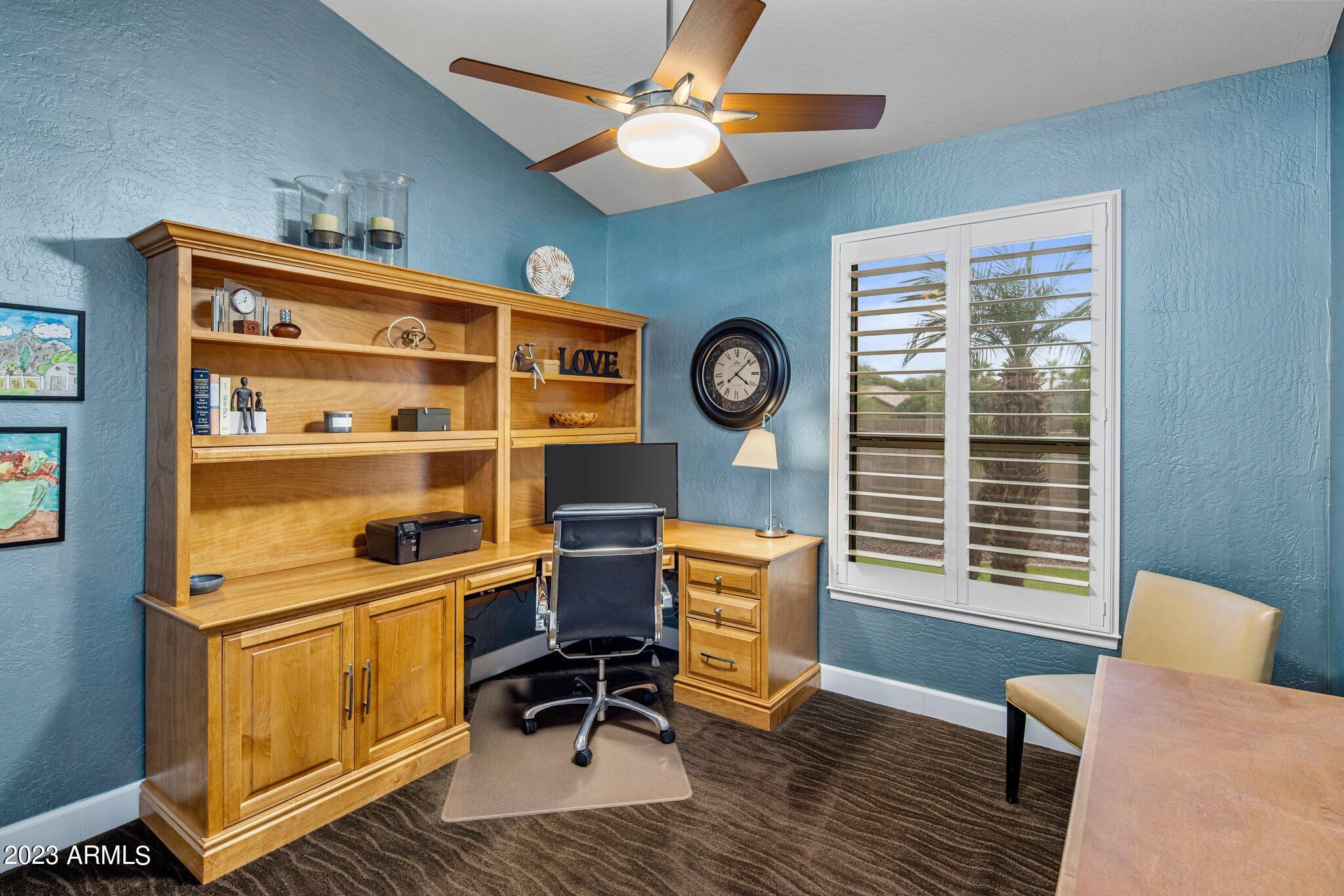 753 E DESERT FLOWER Lane