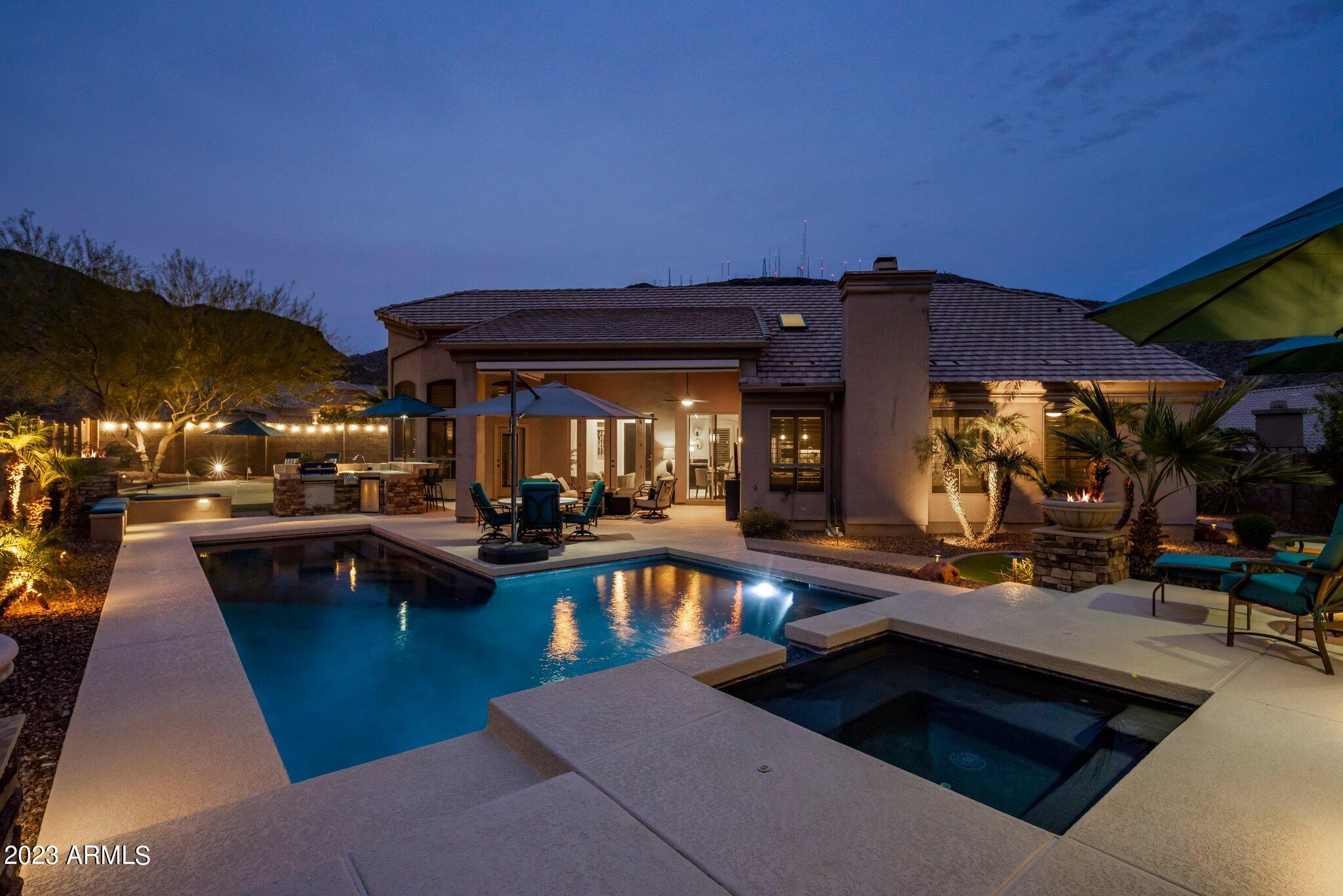 753 E DESERT FLOWER Lane