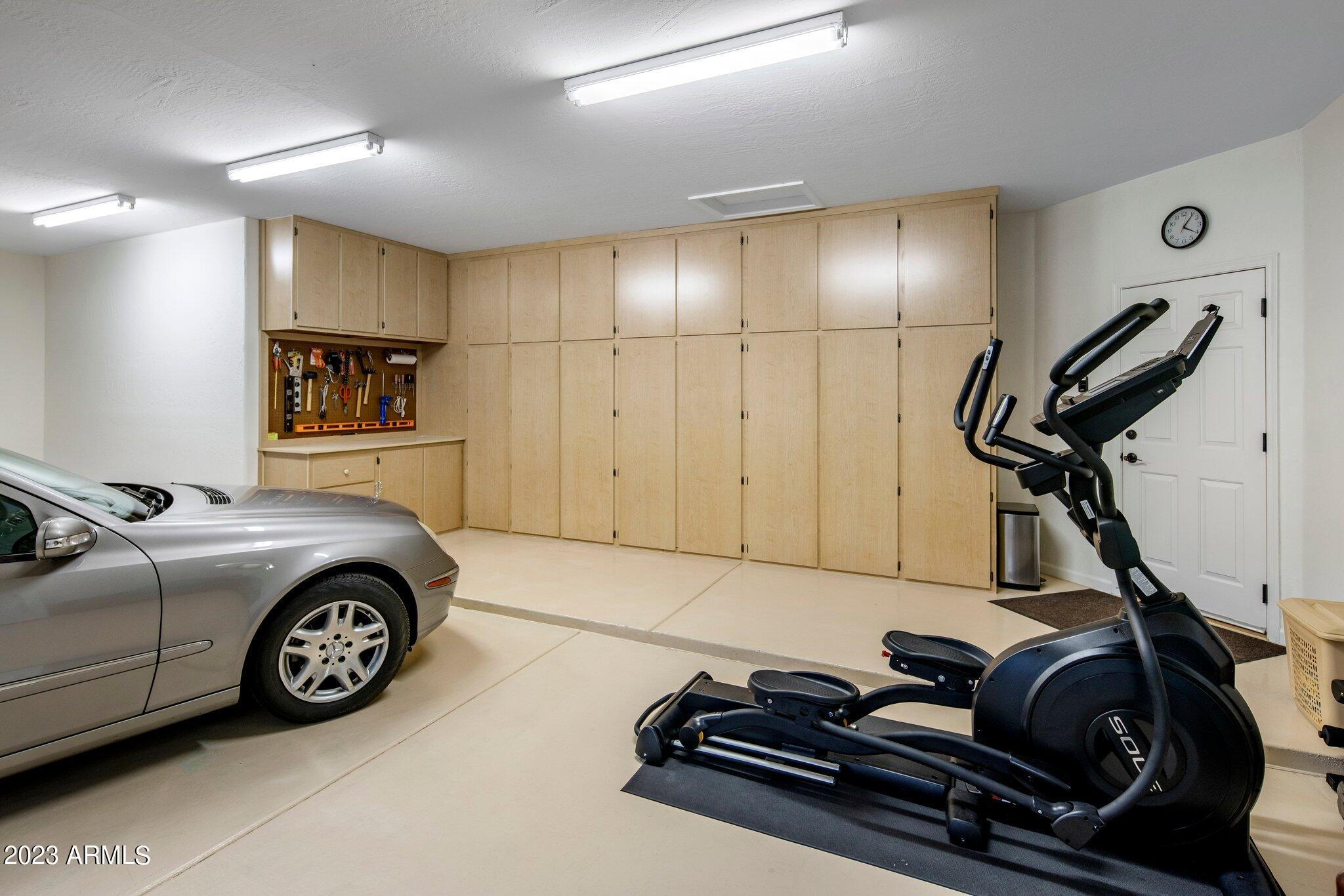 753 E DESERT FLOWER Lane