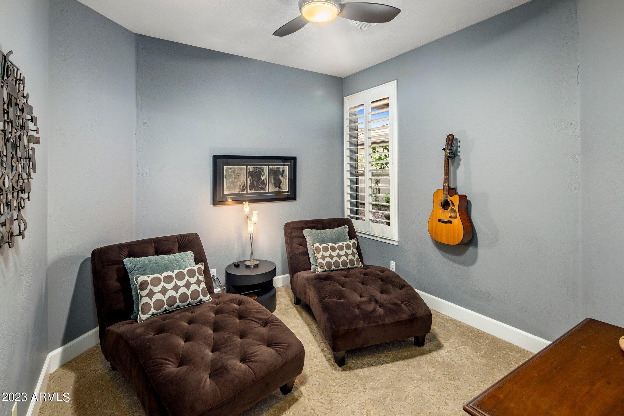 753 E DESERT FLOWER Lane