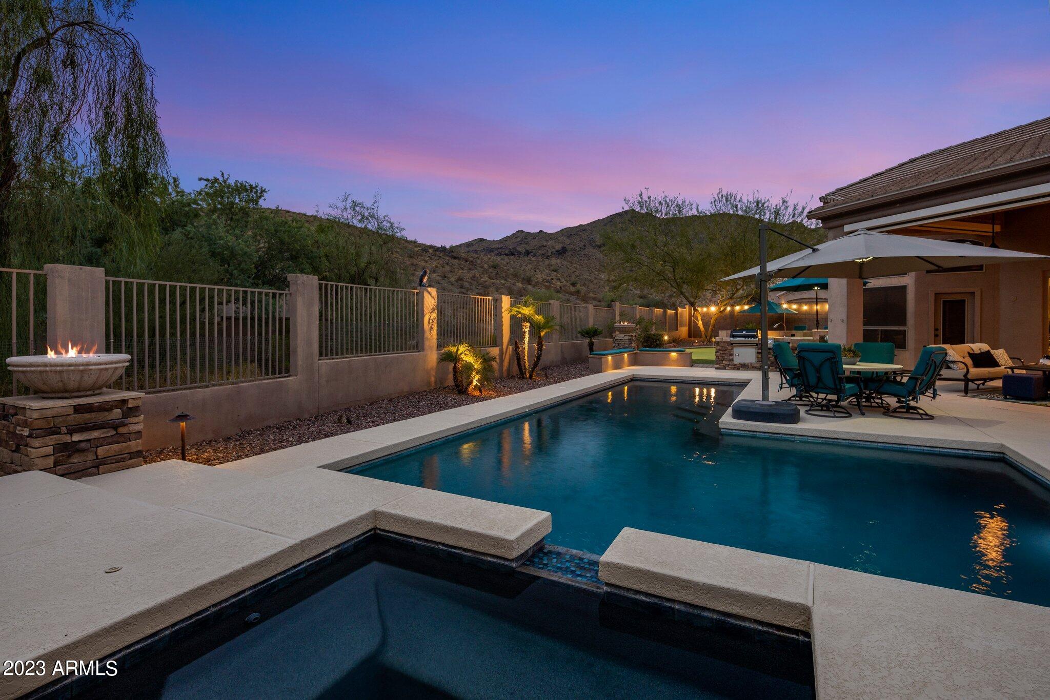 753 E DESERT FLOWER Lane