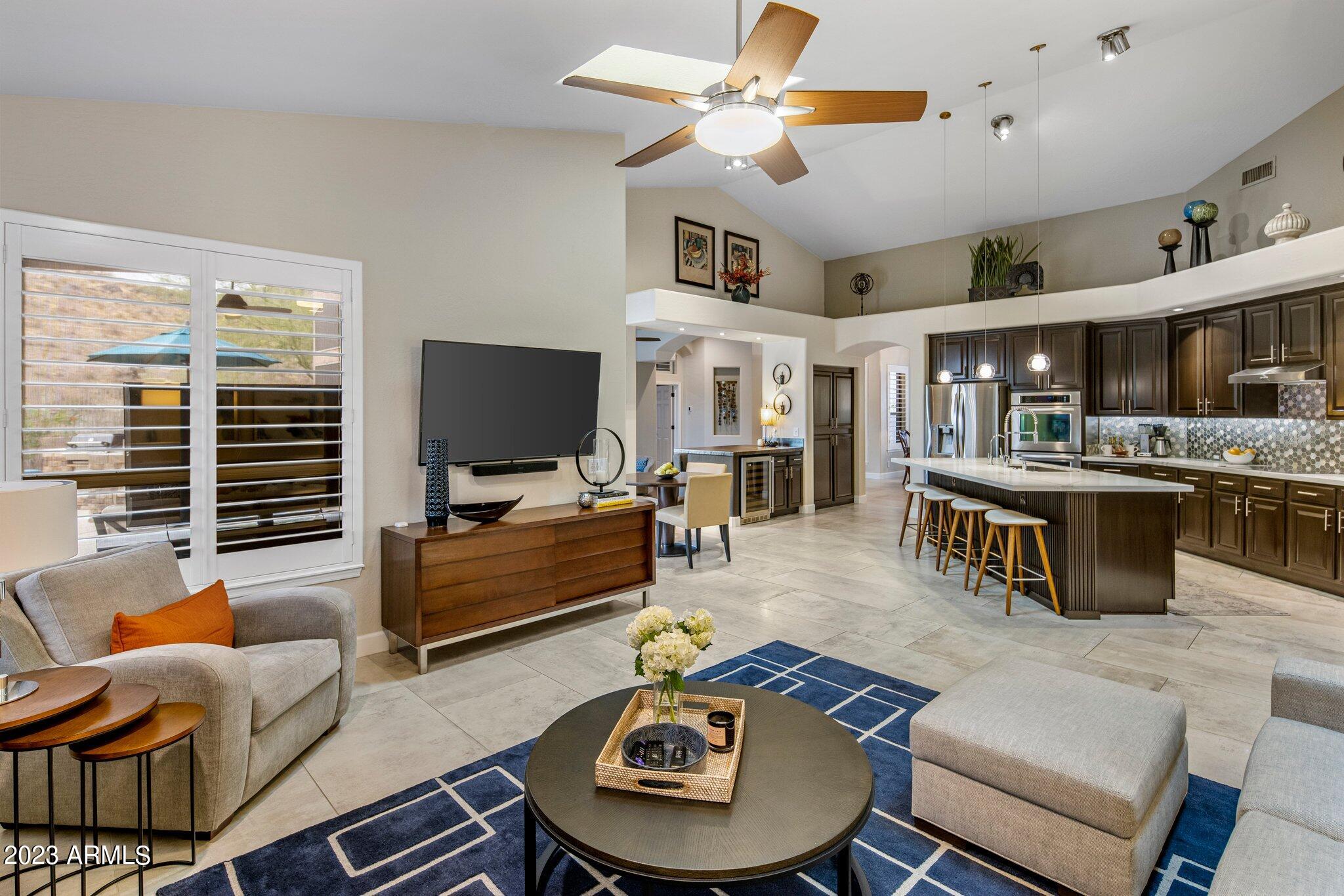 753 E DESERT FLOWER Lane