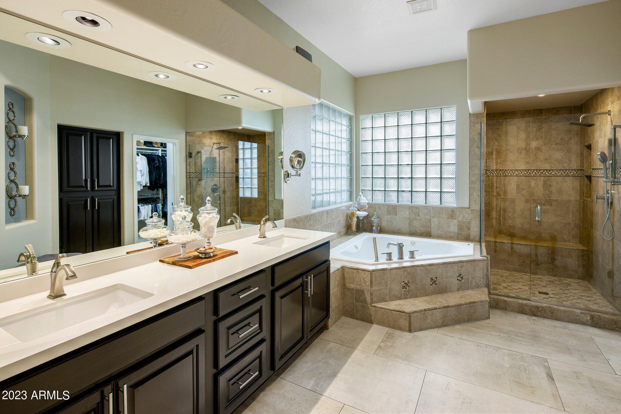 753 E DESERT FLOWER Lane