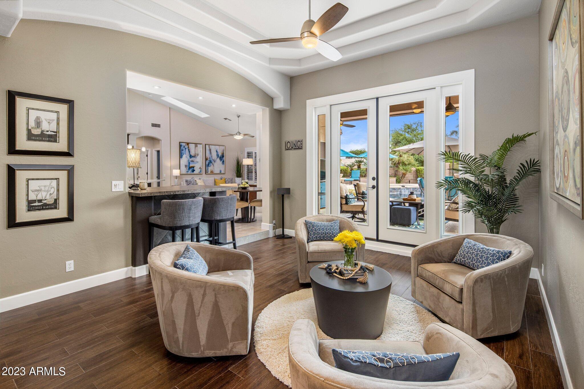 753 E DESERT FLOWER Lane