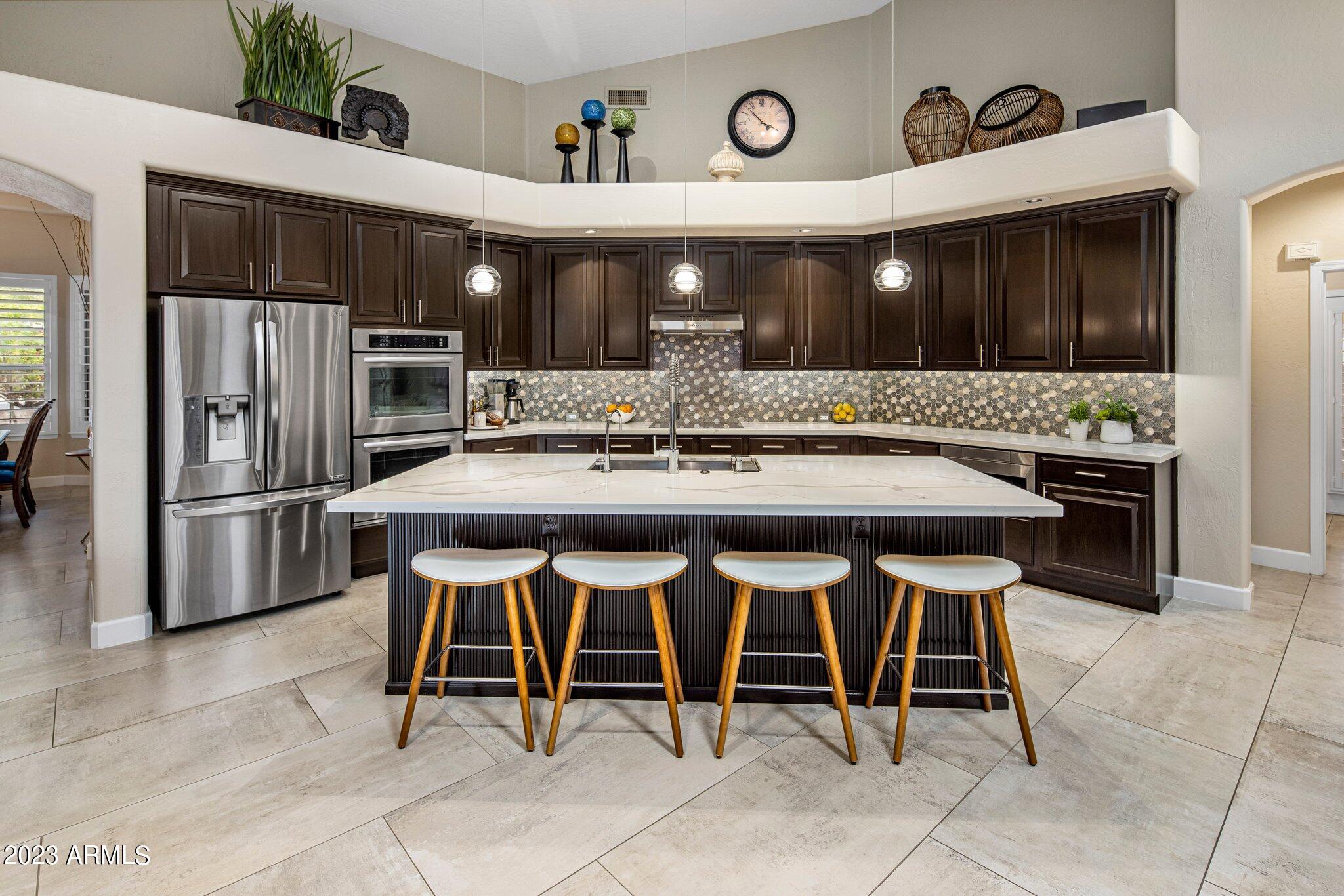 753 E DESERT FLOWER Lane