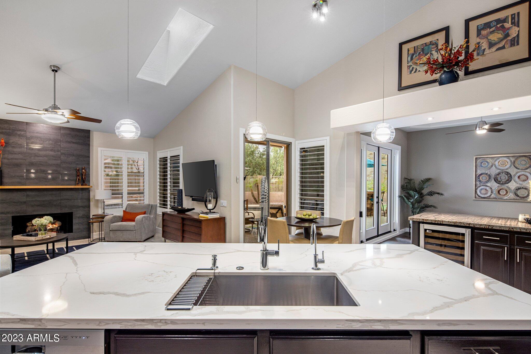 753 E DESERT FLOWER Lane