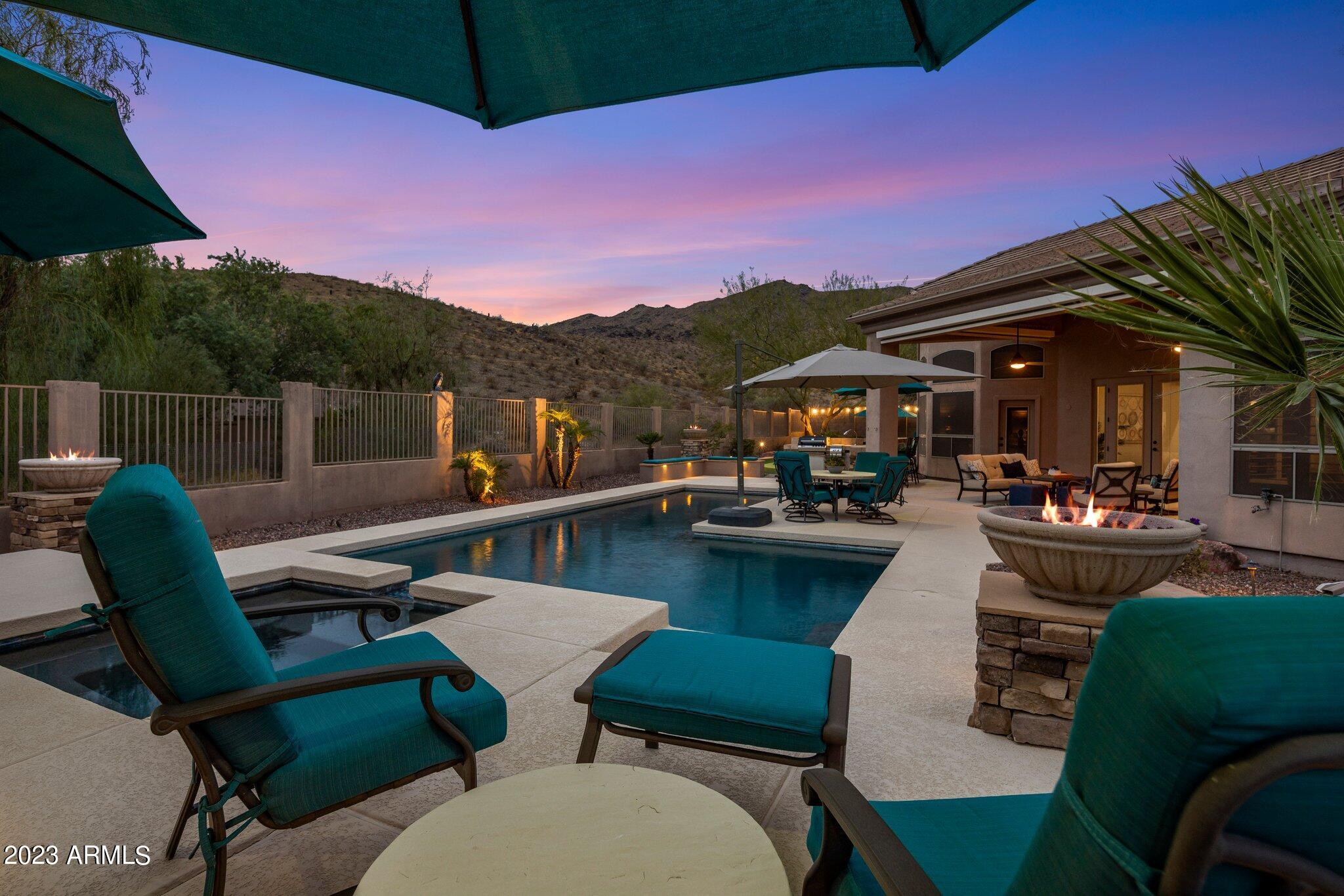 753 E DESERT FLOWER Lane