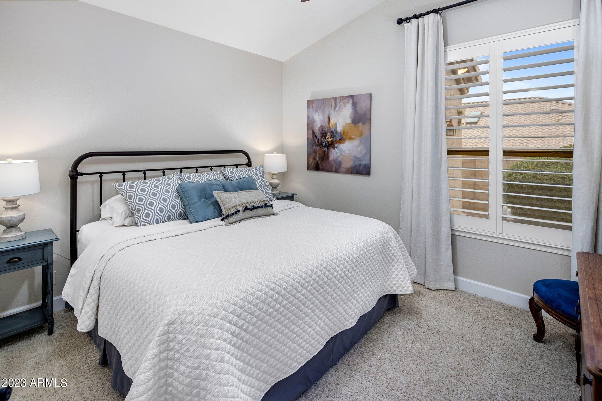 753 E DESERT FLOWER Lane