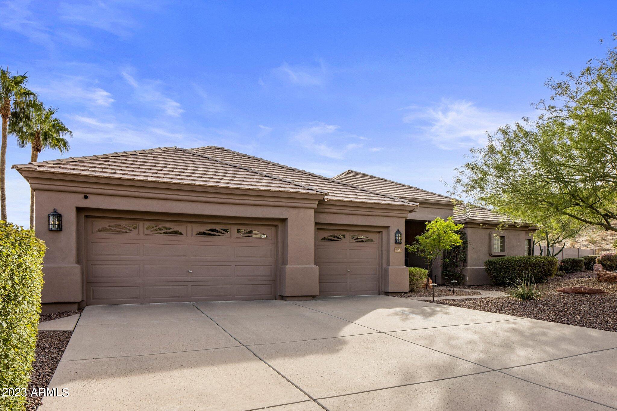 753 E DESERT FLOWER Lane