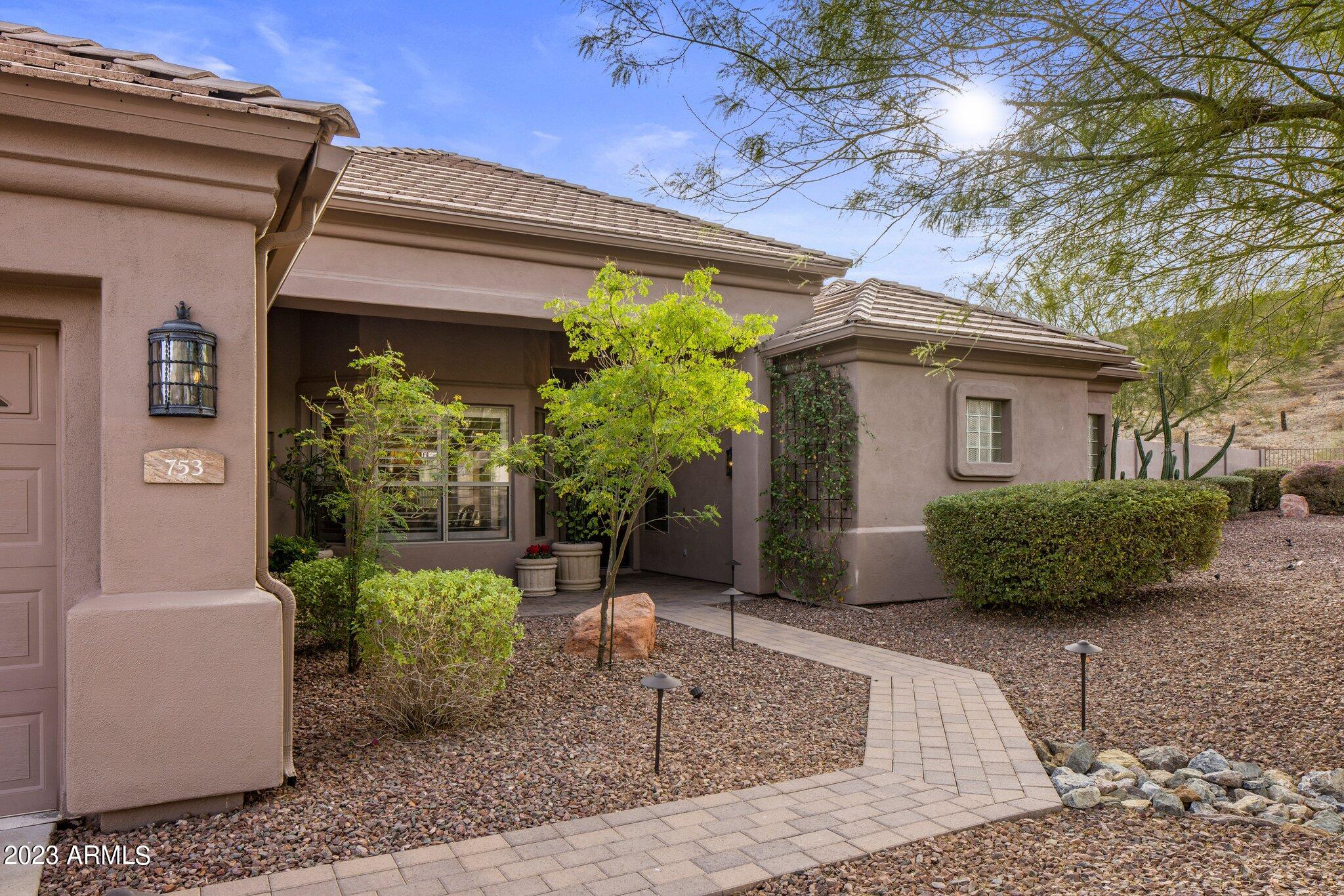 753 E DESERT FLOWER Lane