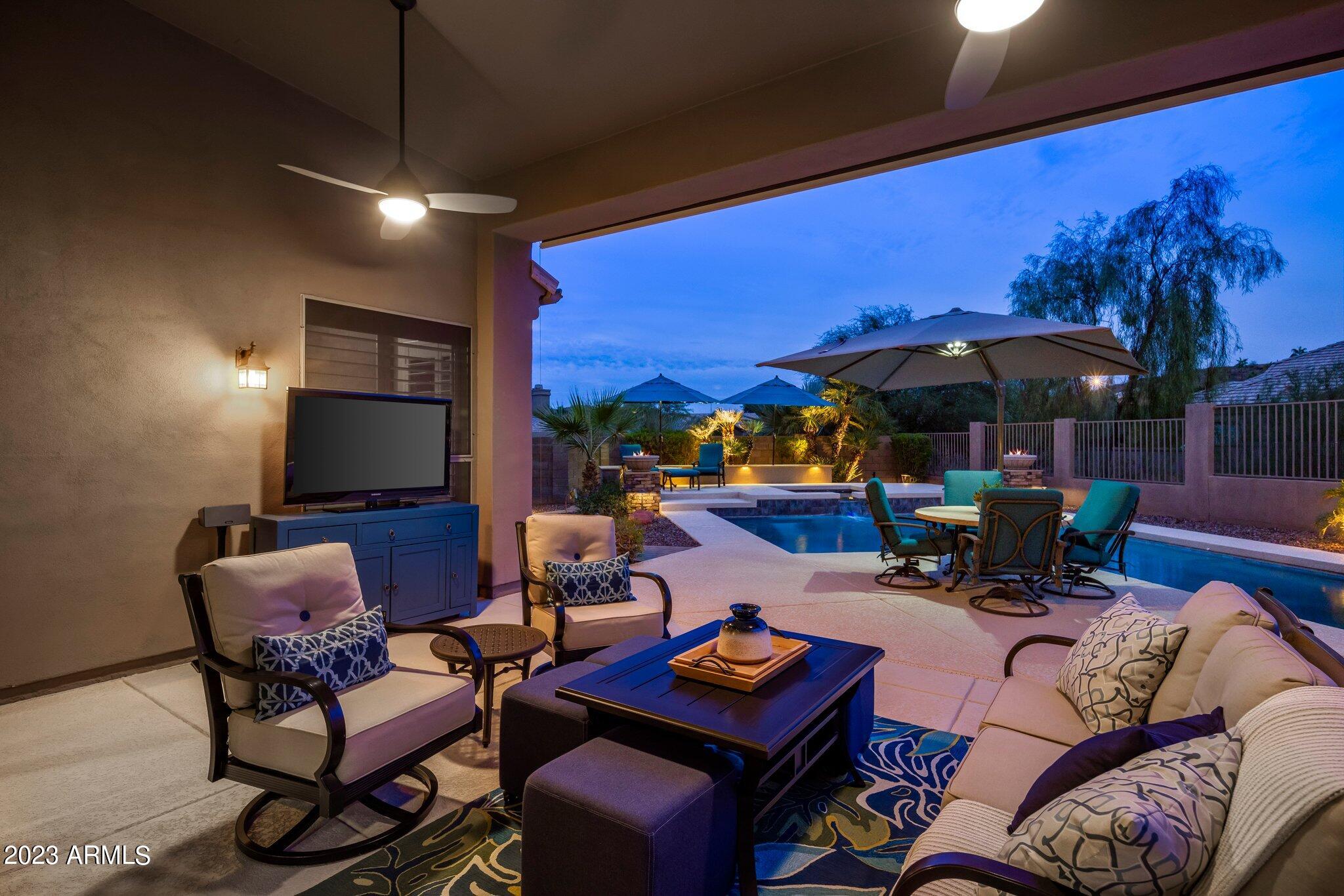 753 E DESERT FLOWER Lane