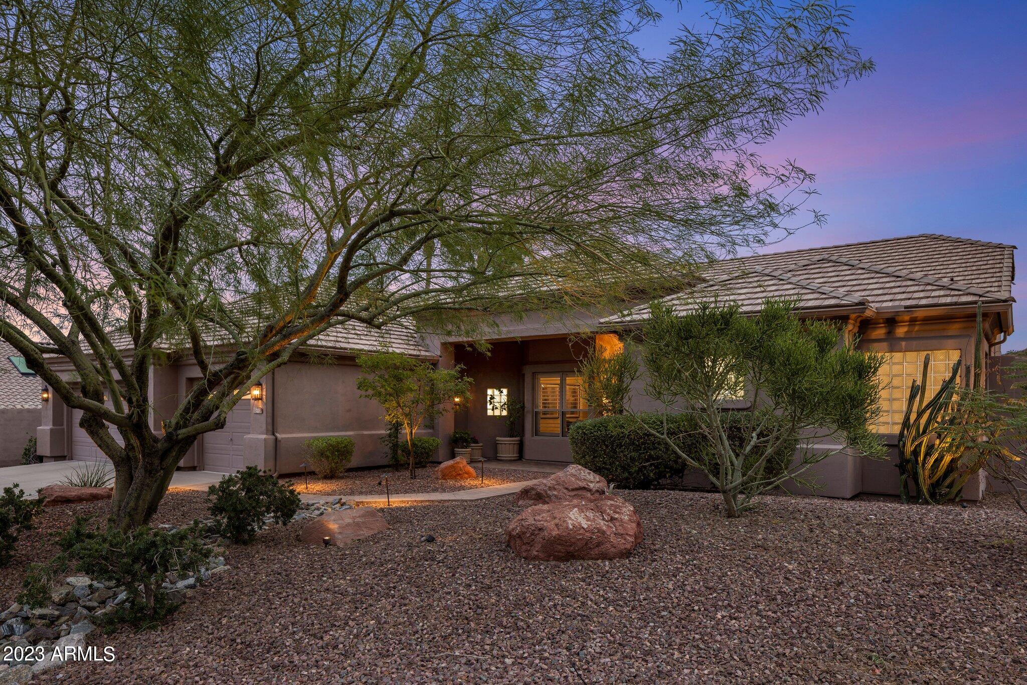 753 E DESERT FLOWER Lane