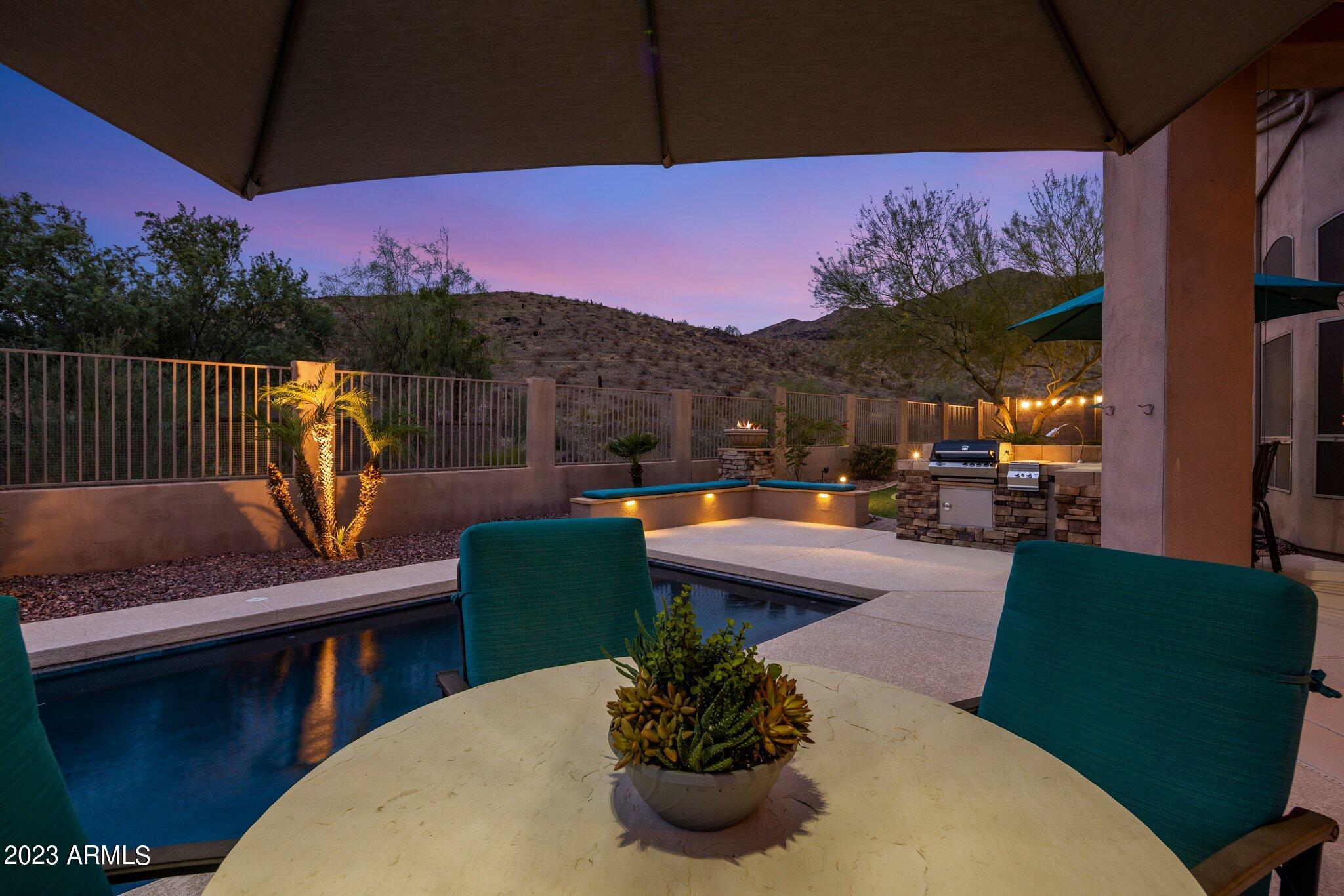 753 E DESERT FLOWER Lane